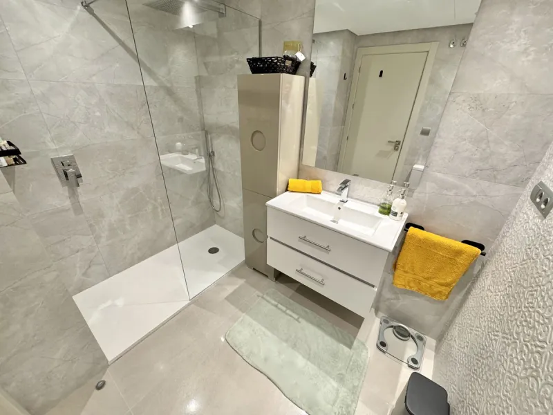 Spectacular (2024 Built) 3 bed luxury garden apartment set in La Cala Golf Resorts's latest new development. Only 7 mins walk to clubhouse / Spa & 10 mins drive to beach.