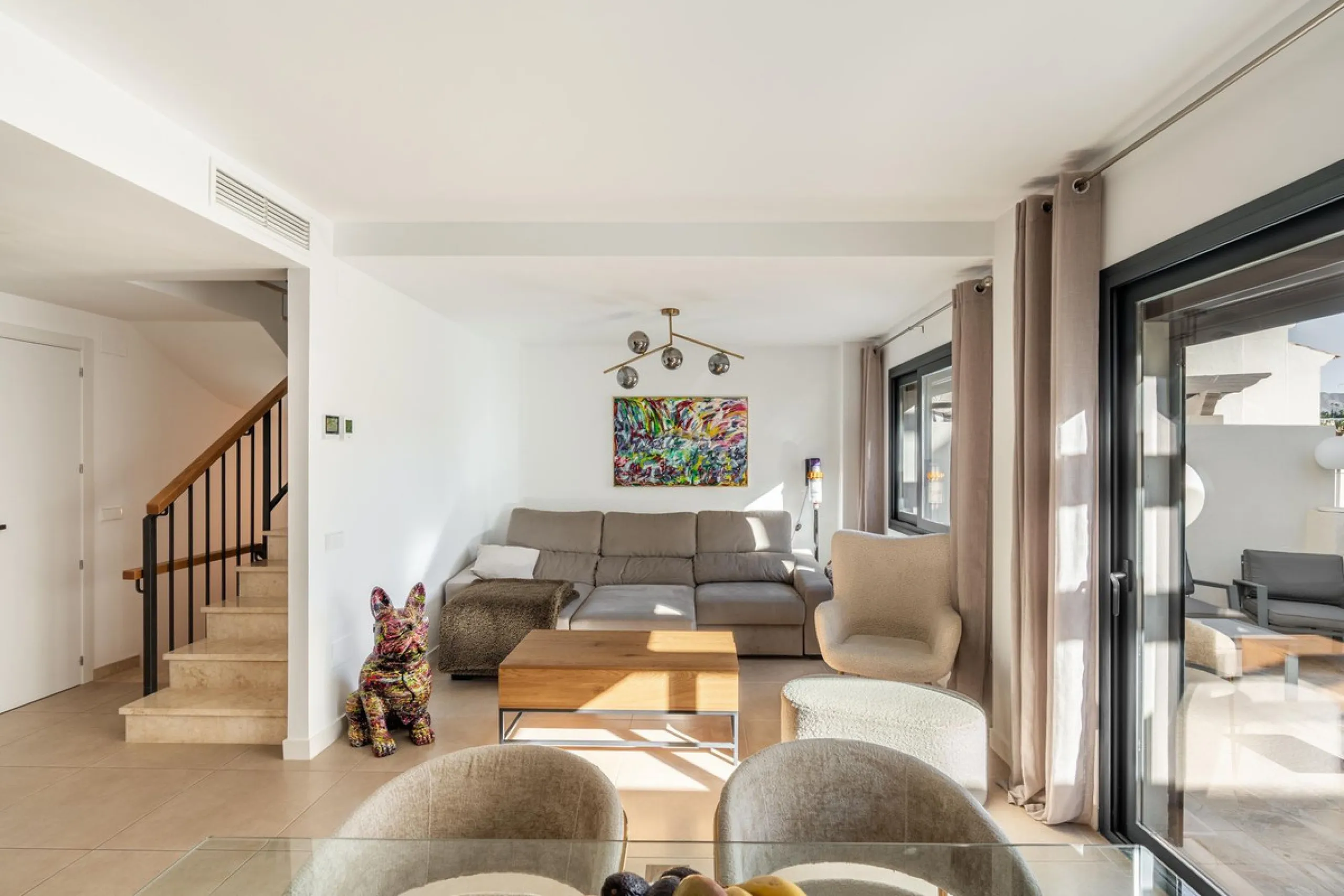 Delivery in 2023. AGRA RESIDENCIAL is an exclusive residential of 47 townhouses in the heart of golf on the Costa del Sol, next to El Campanario Golf & Country House