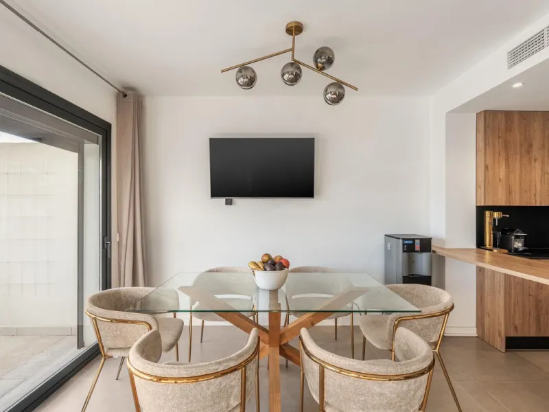 Delivery in 2023. AGRA RESIDENCIAL is an exclusive residential of 47 townhouses in the heart of golf on the Costa del Sol, next to El Campanario Golf & Country House