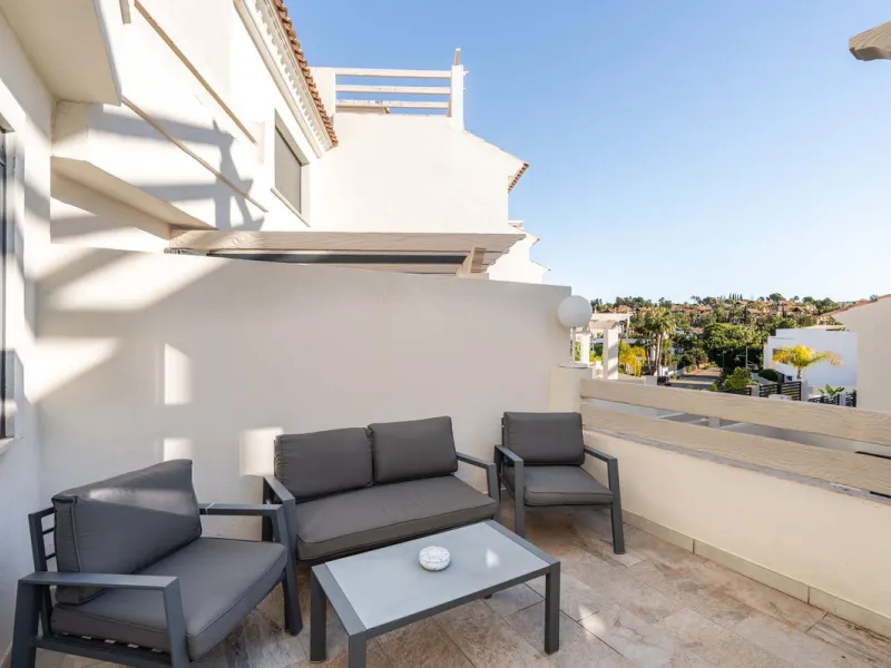 Delivery in 2023. AGRA RESIDENCIAL is an exclusive residential of 47 townhouses in the heart of golf on the Costa del Sol, next to El Campanario Golf & Country House