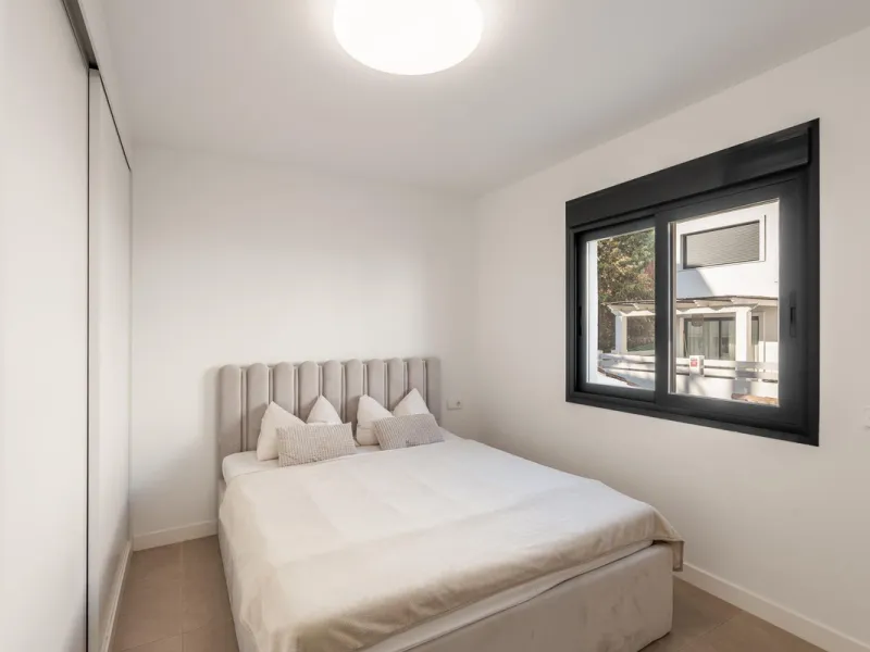 Delivery in 2023. AGRA RESIDENCIAL is an exclusive residential of 47 townhouses in the heart of golf on the Costa del Sol, next to El Campanario Golf & Country House