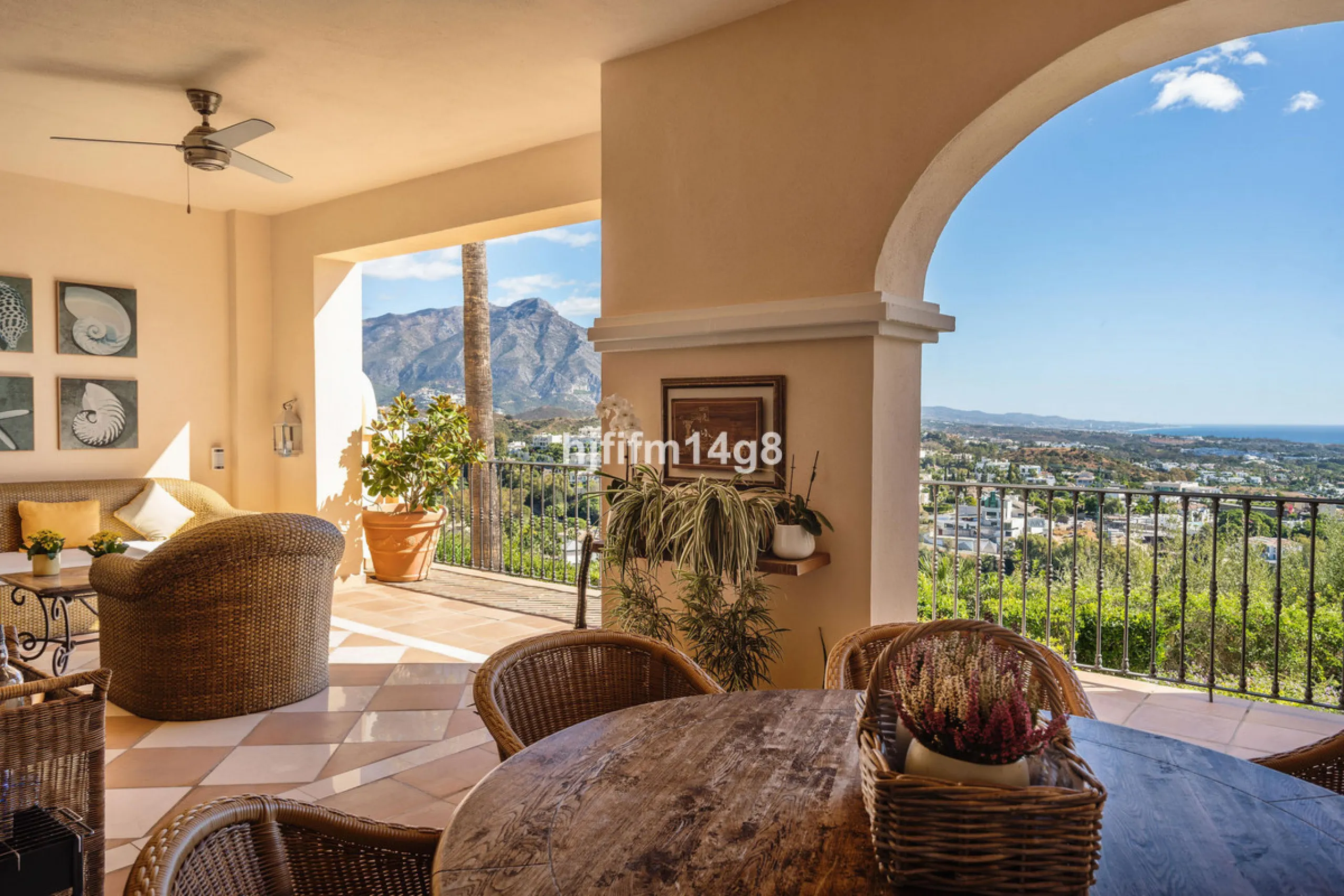 This elevated ground-floor apartment is located in the sought-after area of Buenavista, La Quinta, a prestigious residential community renowned for its tranquility, security, and breathtaking surroundings. Set within the beautiful hills of Benahavís, just