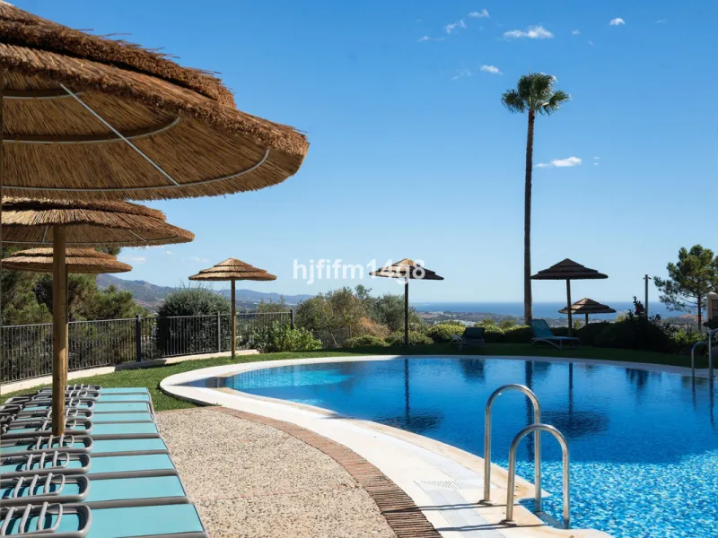 This elevated ground-floor apartment is located in the sought-after area of Buenavista, La Quinta, a prestigious residential community renowned for its tranquility, security, and breathtaking surroundings. Set within the beautiful hills of Benahavís, just