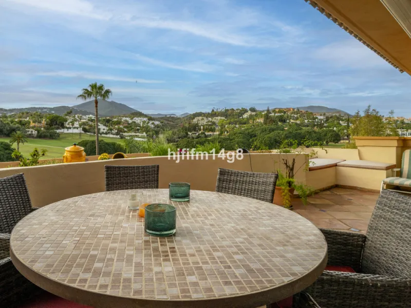 Apartment - Penthouse Duplex в продаже в Marbella, Málaga. В доме 2 спален и 3 ванных комнат. Площадь дома 167 м²
