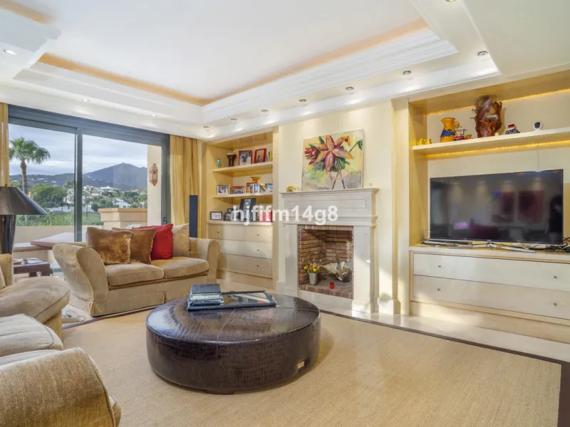 This elegant two-bedroom duplex penthouse for sale in Lorcrigolf offers a unique opportunity to enjoy refined living in one of Nueva Andalucía's most sought-after residential areas. Originally designed as a three-bedroom property, it can easily be reconve