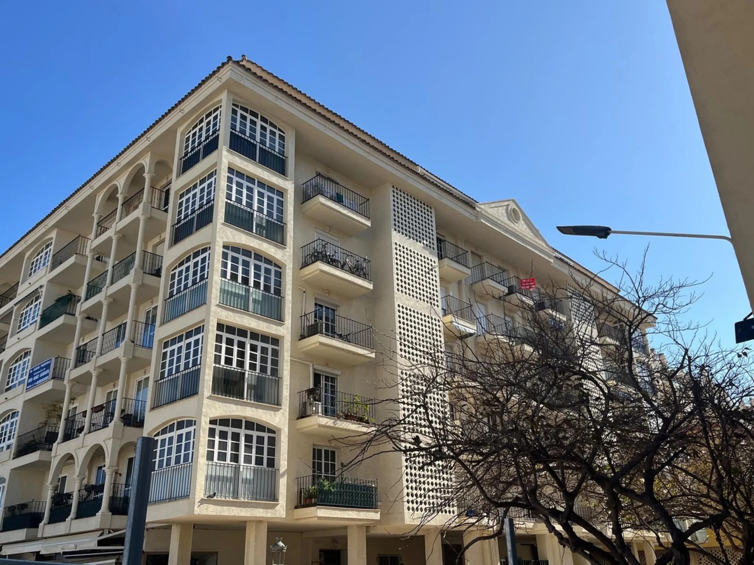 Middle Floor Apartment, Estepona, Costa del Sol.