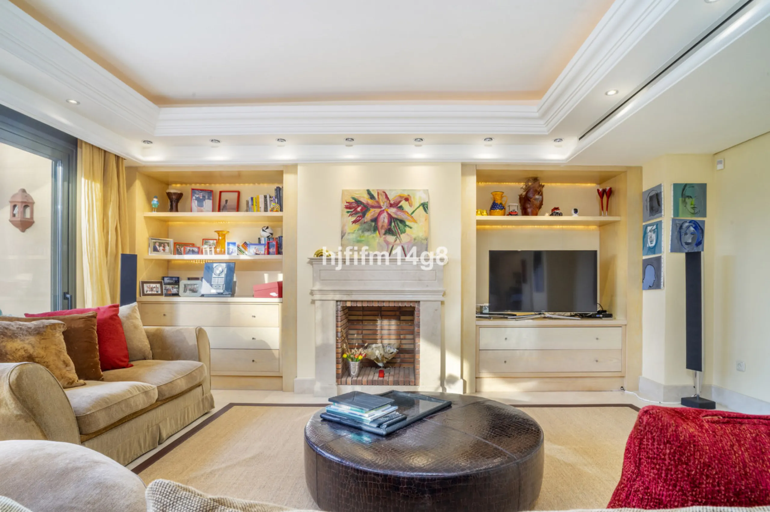This elegant two-bedroom duplex penthouse for sale in Lorcrigolf offers a unique opportunity to enjoy refined living in one of Nueva Andalucía's most sought-after residential areas. Originally designed as a three-bedroom property, it can easily be reconve