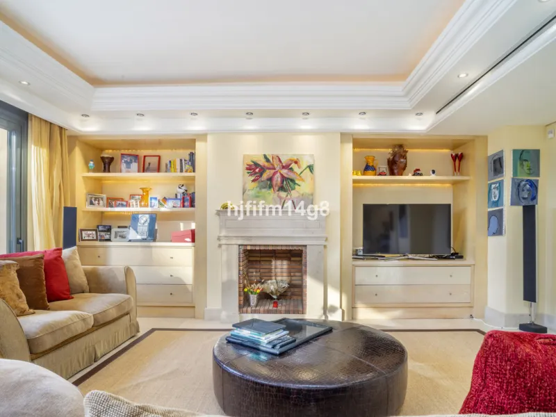 This elegant two-bedroom duplex penthouse for sale in Lorcrigolf offers a unique opportunity to enjoy refined living in one of Nueva Andalucía's most sought-after residential areas. Originally designed as a three-bedroom property, it can easily be reconve