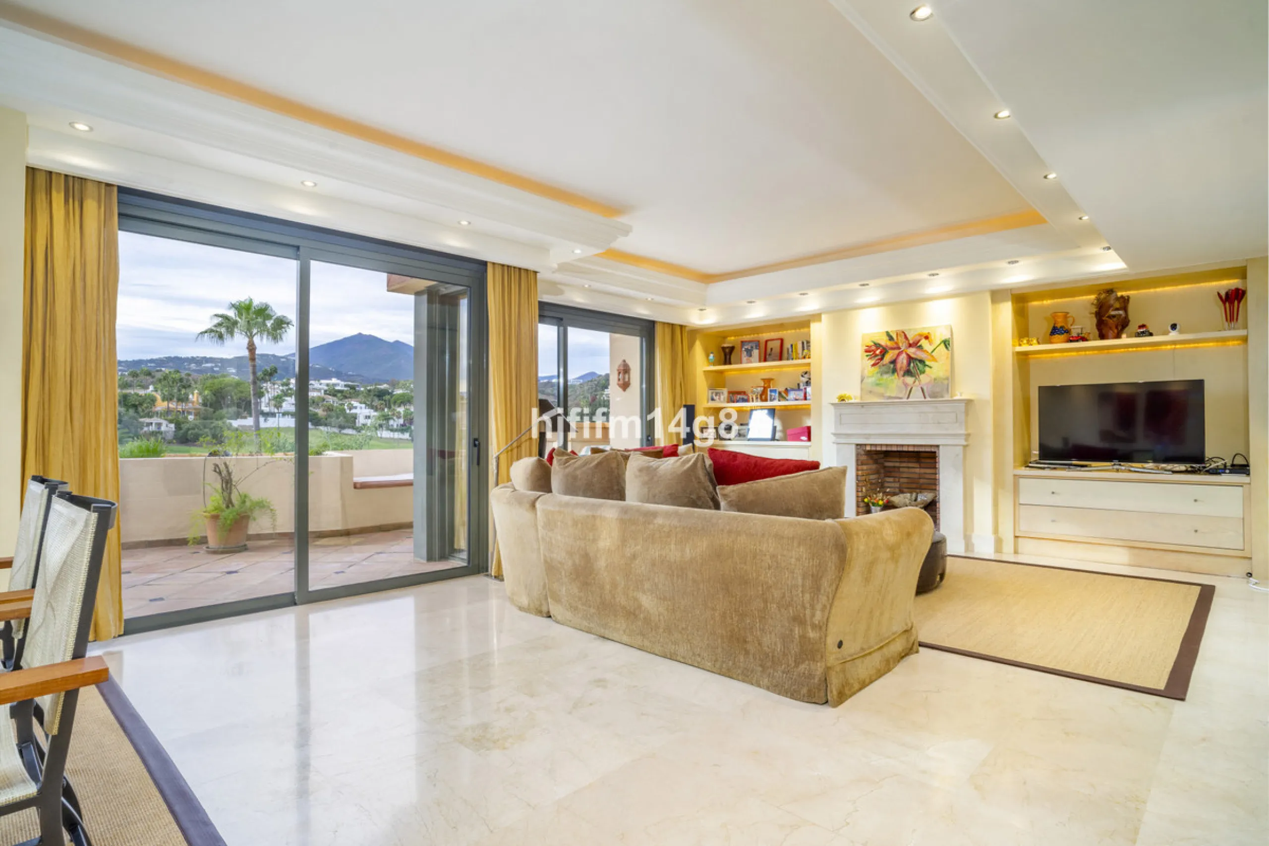 This elegant two-bedroom duplex penthouse for sale in Lorcrigolf offers a unique opportunity to enjoy refined living in one of Nueva Andalucía's most sought-after residential areas. Originally designed as a three-bedroom property, it can easily be reconve