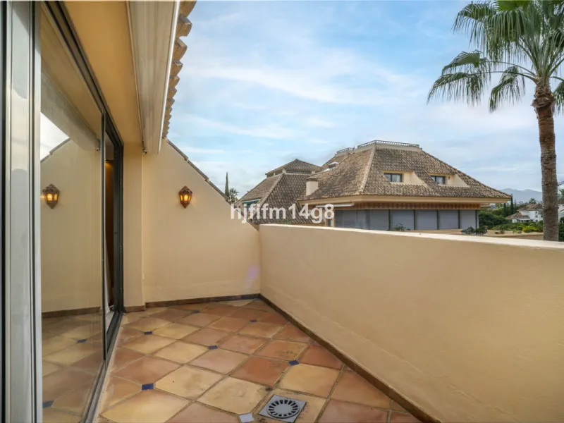 This elegant two-bedroom duplex penthouse for sale in Lorcrigolf offers a unique opportunity to enjoy refined living in one of Nueva Andalucía's most sought-after residential areas. Originally designed as a three-bedroom property, it can easily be reconve