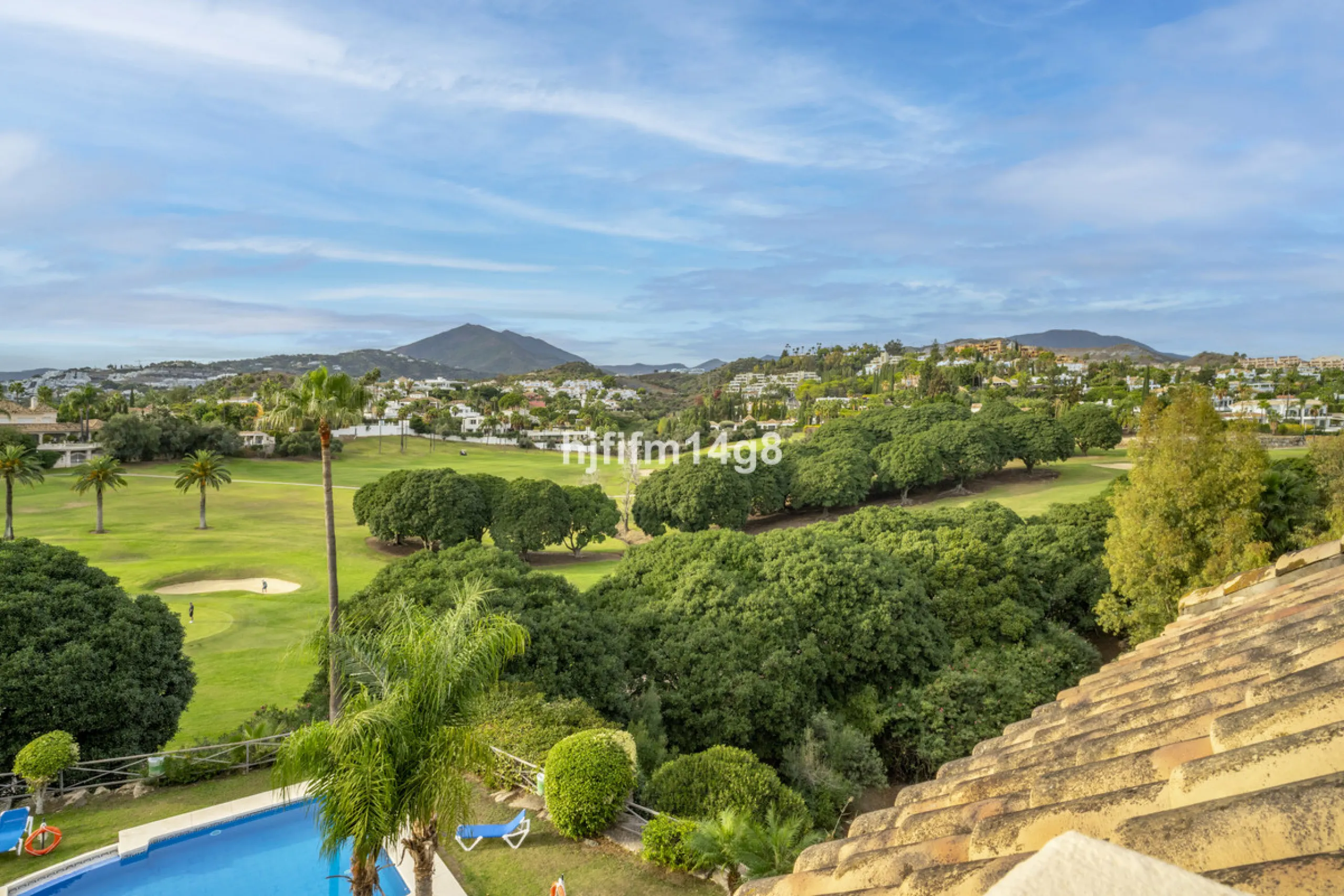 This elegant two-bedroom duplex penthouse for sale in Lorcrigolf offers a unique opportunity to enjoy refined living in one of Nueva Andalucía's most sought-after residential areas. Originally designed as a three-bedroom property, it can easily be reconve