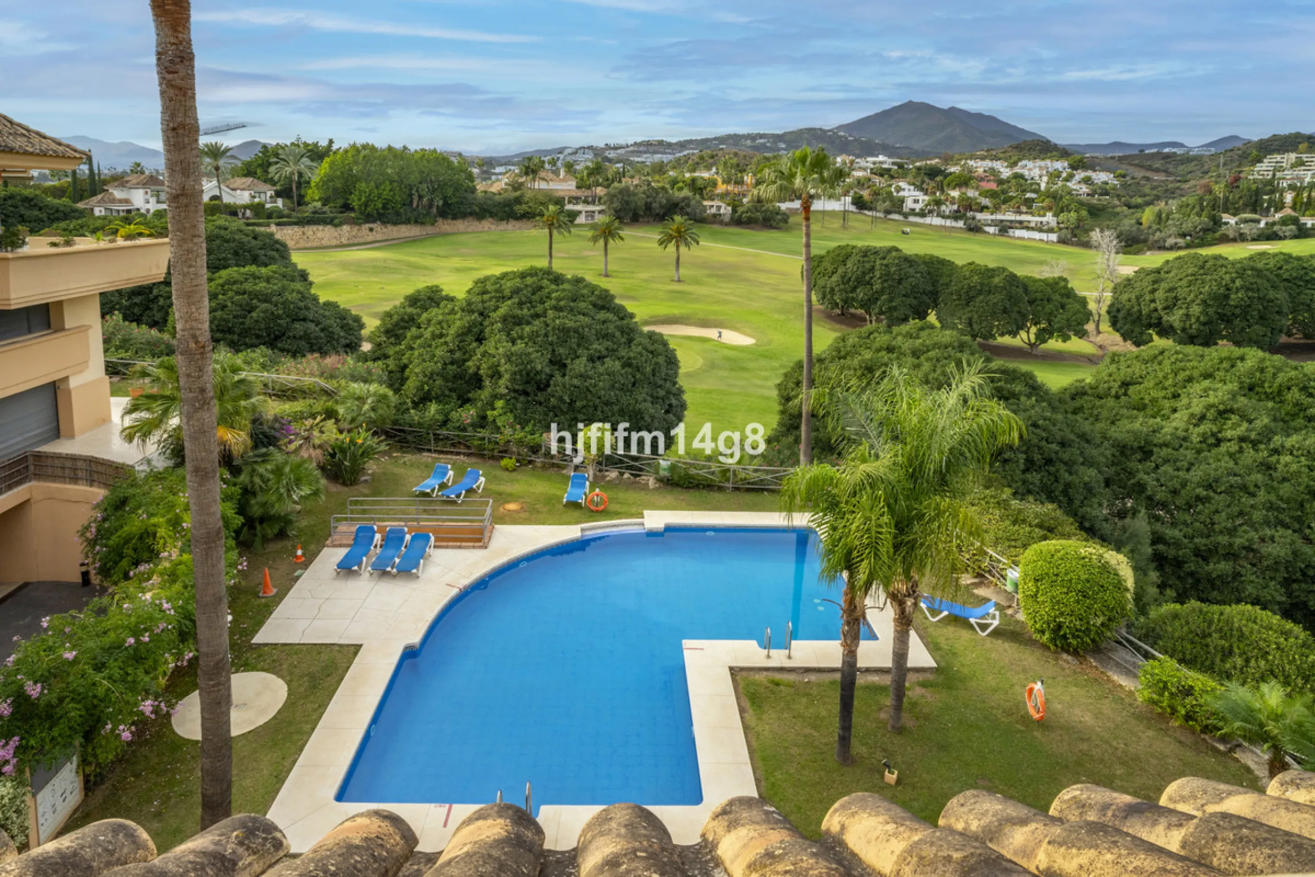 This elegant two-bedroom duplex penthouse for sale in Lorcrigolf offers a unique opportunity to enjoy refined living in one of Nueva Andalucía's most sought-after residential areas. Originally designed as a three-bedroom property, it can easily be reconve