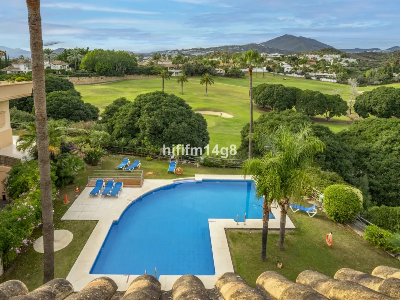 This elegant two-bedroom duplex penthouse for sale in Lorcrigolf offers a unique opportunity to enjoy refined living in one of Nueva Andalucía's most sought-after residential areas. Originally designed as a three-bedroom property, it can easily be reconve