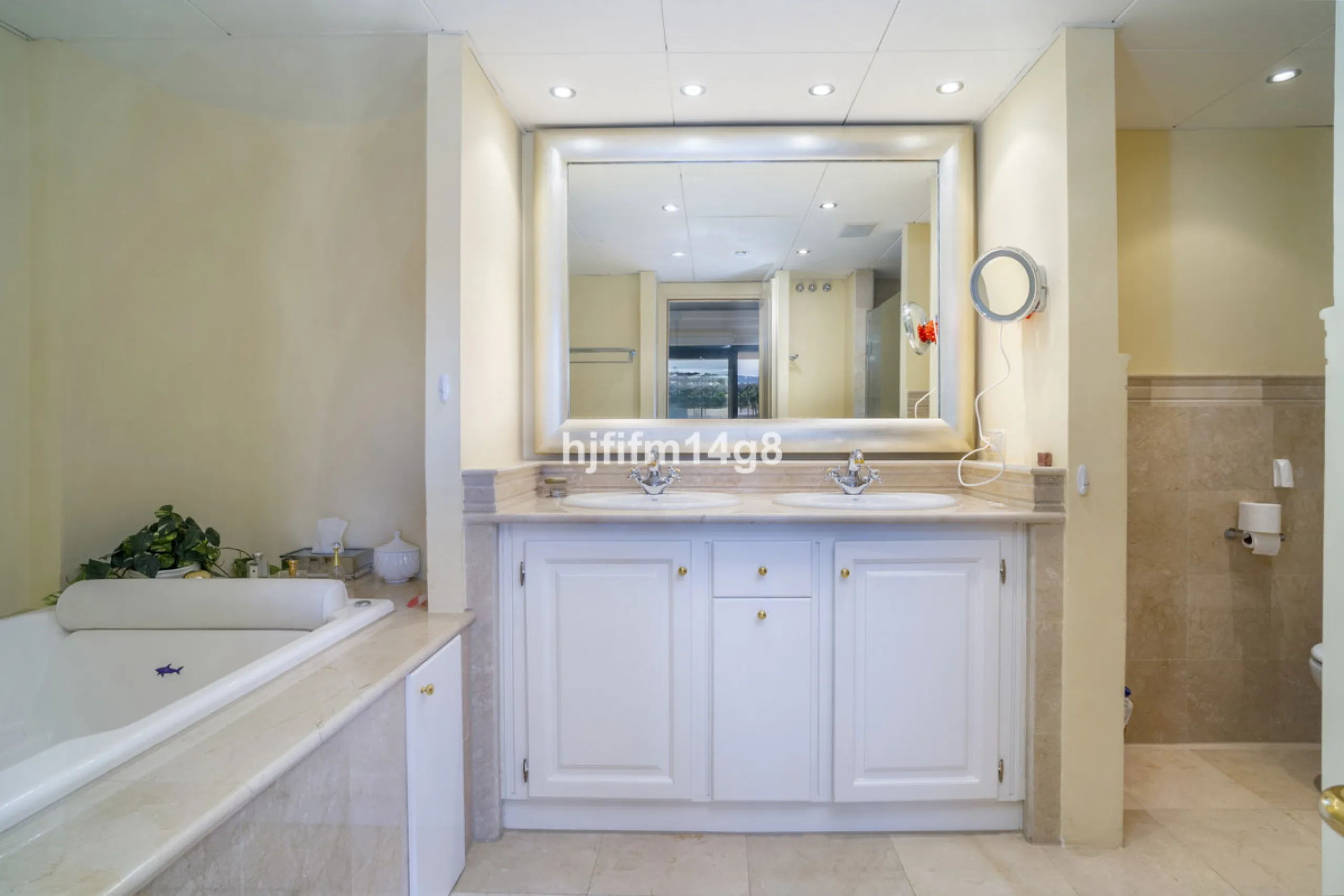 This elegant two-bedroom duplex penthouse for sale in Lorcrigolf offers a unique opportunity to enjoy refined living in one of Nueva Andalucía's most sought-after residential areas. Originally designed as a three-bedroom property, it can easily be reconve