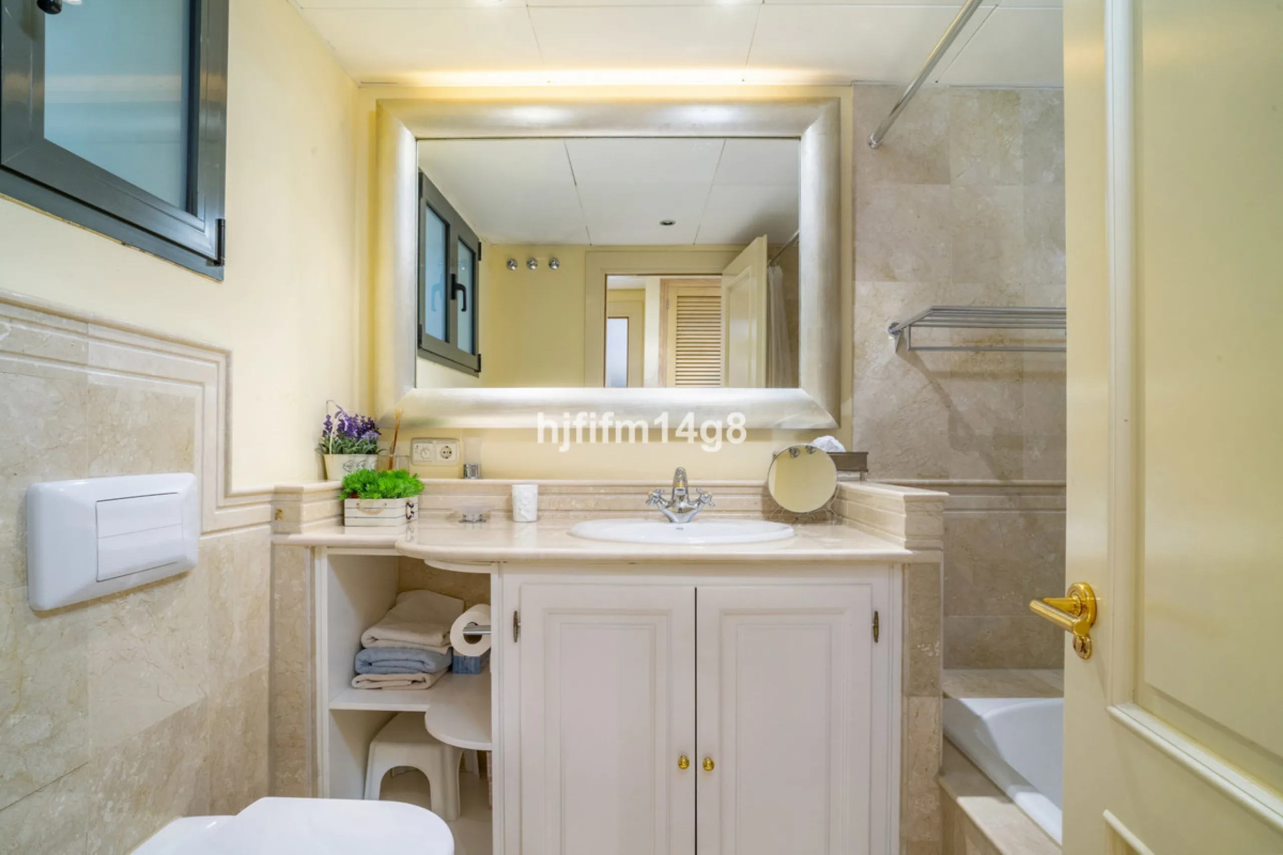This elegant two-bedroom duplex penthouse for sale in Lorcrigolf offers a unique opportunity to enjoy refined living in one of Nueva Andalucía's most sought-after residential areas. Originally designed as a three-bedroom property, it can easily be reconve