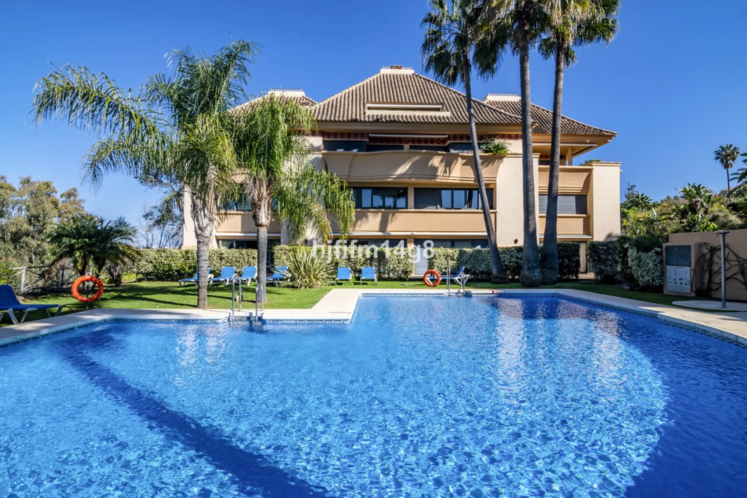 This elegant two-bedroom duplex penthouse for sale in Lorcrigolf offers a unique opportunity to enjoy refined living in one of Nueva Andalucía's most sought-after residential areas. Originally designed as a three-bedroom property, it can easily be reconve