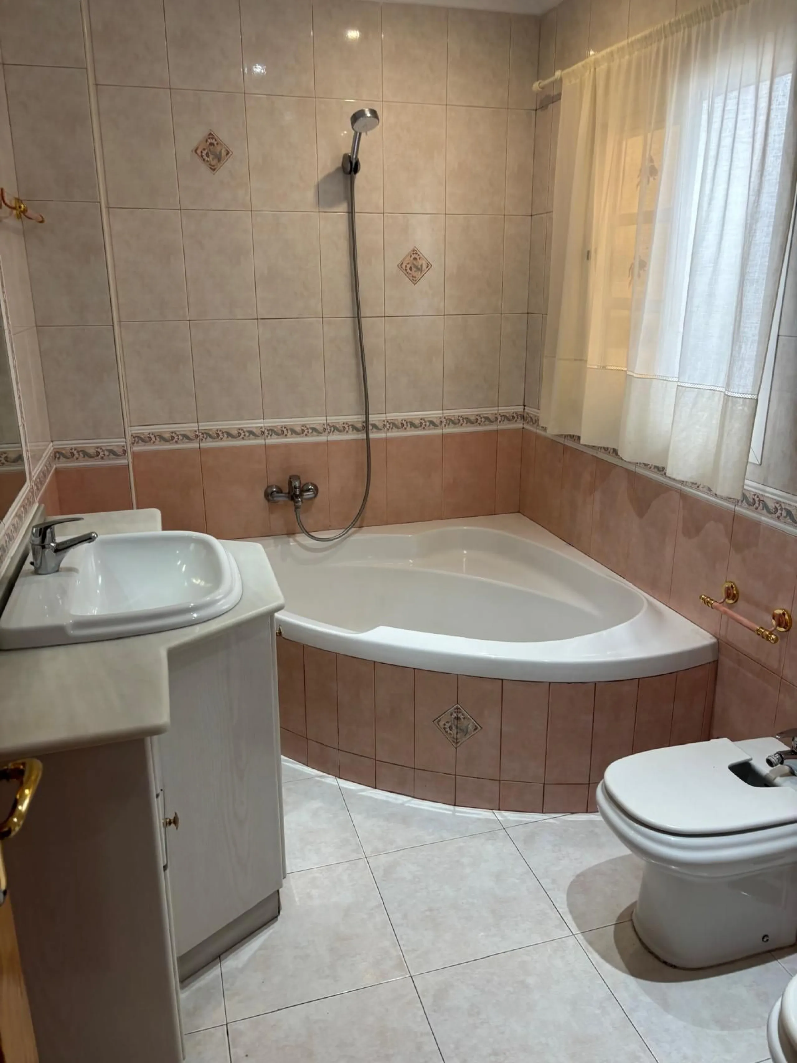 Charming Townhouse in Estepona**