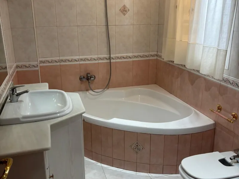 Charming Townhouse in Estepona**