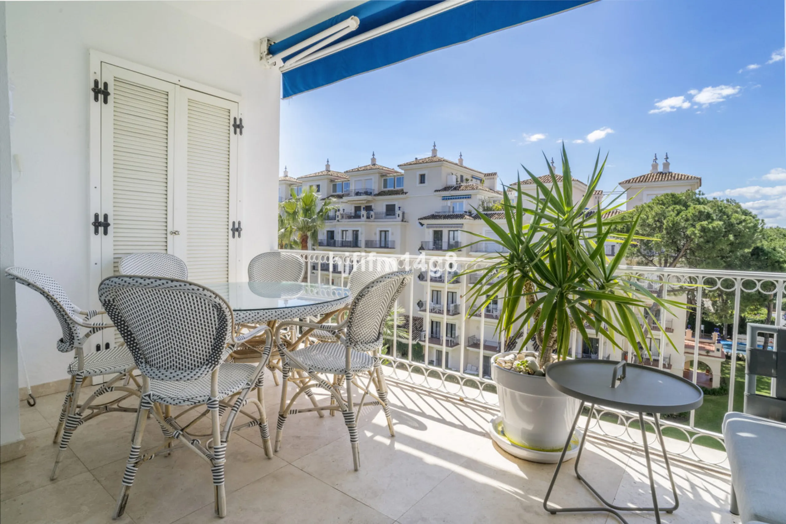 Apartment - Middle Floor Apartment в продаже в Marbella, Málaga. В доме 2 спален и 1 ванных комнат. Площадь дома 96 м²