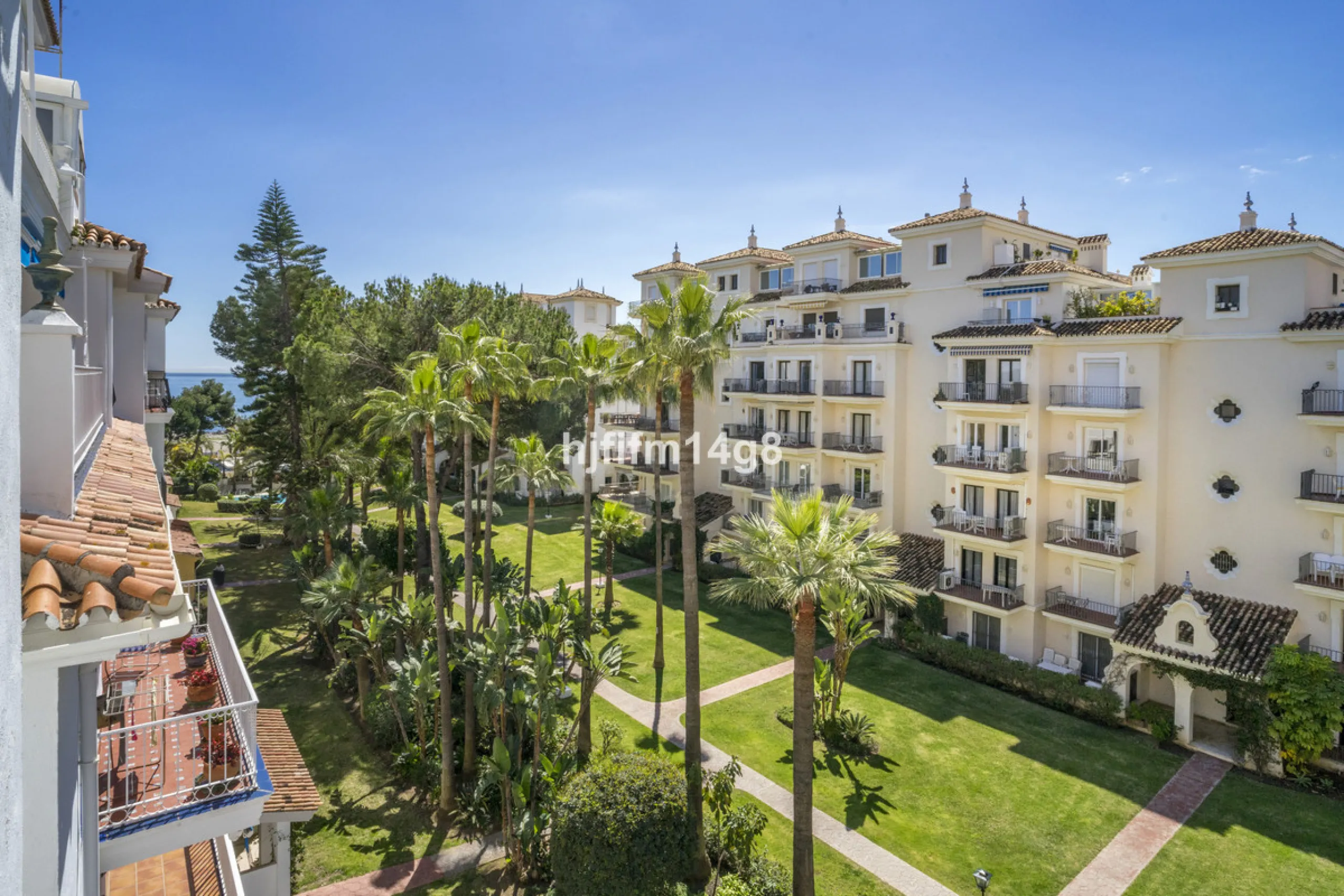 Apartment - Middle Floor Apartment в продаже в Marbella, Málaga. В доме 2 спален и 1 ванных комнат. Площадь дома 96 м²