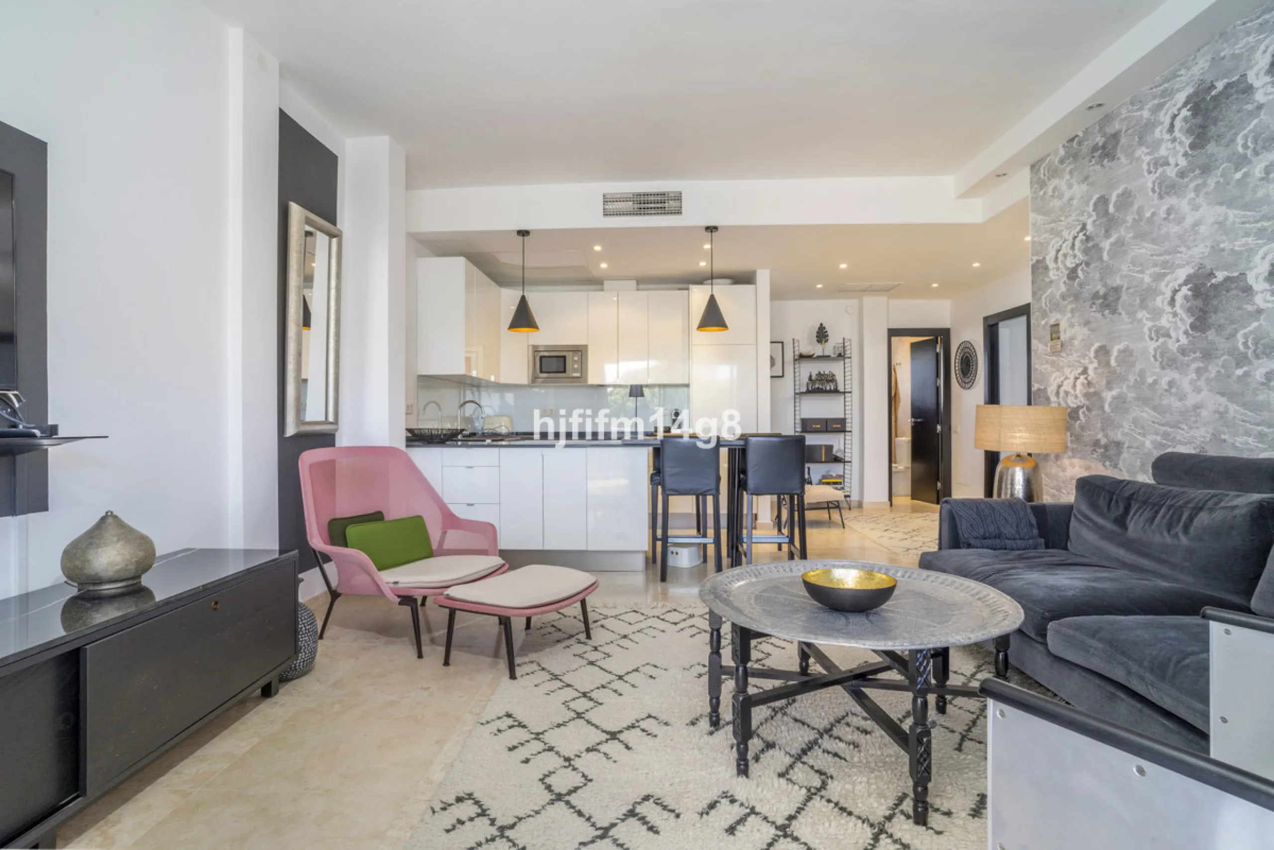 Apartment - Middle Floor Apartment в продаже в Marbella, Málaga. В доме 2 спален и 1 ванных комнат. Площадь дома 96 м²