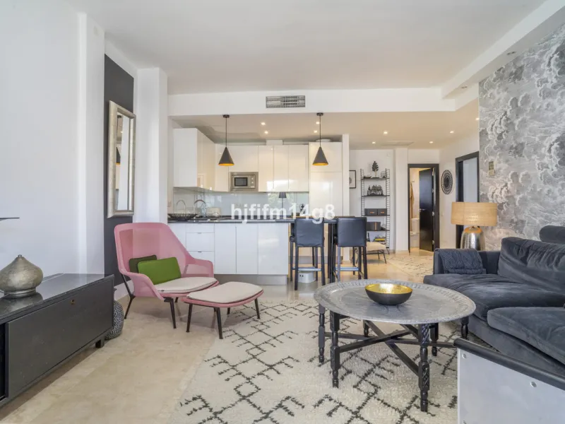 Apartment - Middle Floor Apartment в продаже в Marbella, Málaga. В доме 2 спален и 1 ванных комнат. Площадь дома 96 м²