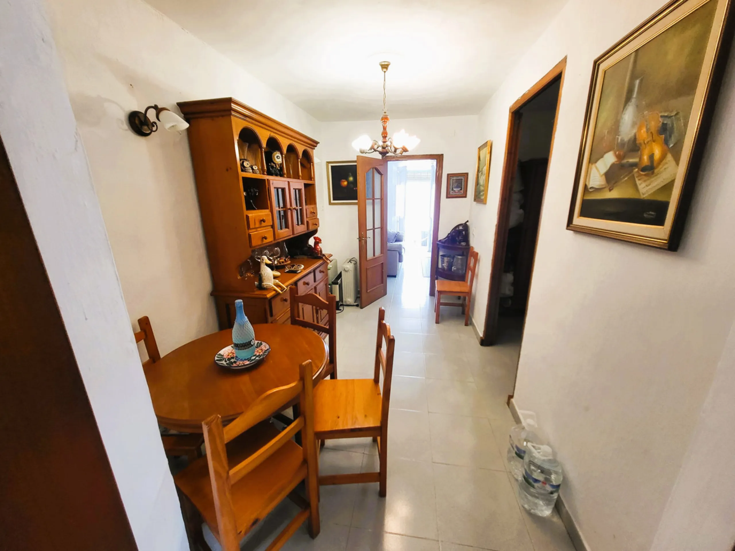 Discover this charming apartment located in the heart of Estepona's Old Town, one of the city's most vibrant and traditional areas. Its location is unbeatable: surrounded by shops, restaurants, schools and public transport, and just a few minutes' walk fr