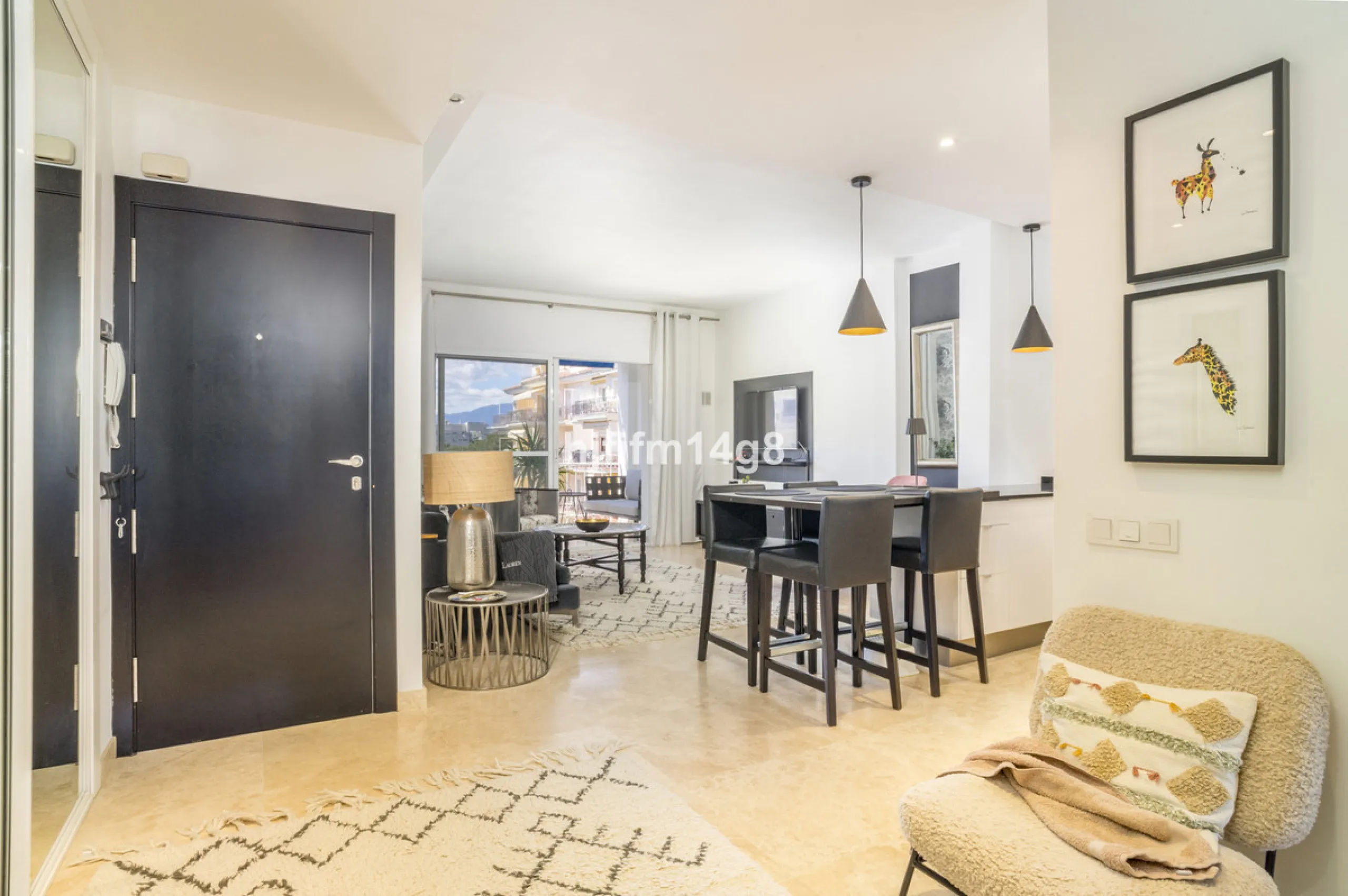 Apartment - Middle Floor Apartment в продаже в Marbella, Málaga. В доме 2 спален и 1 ванных комнат. Площадь дома 96 м²