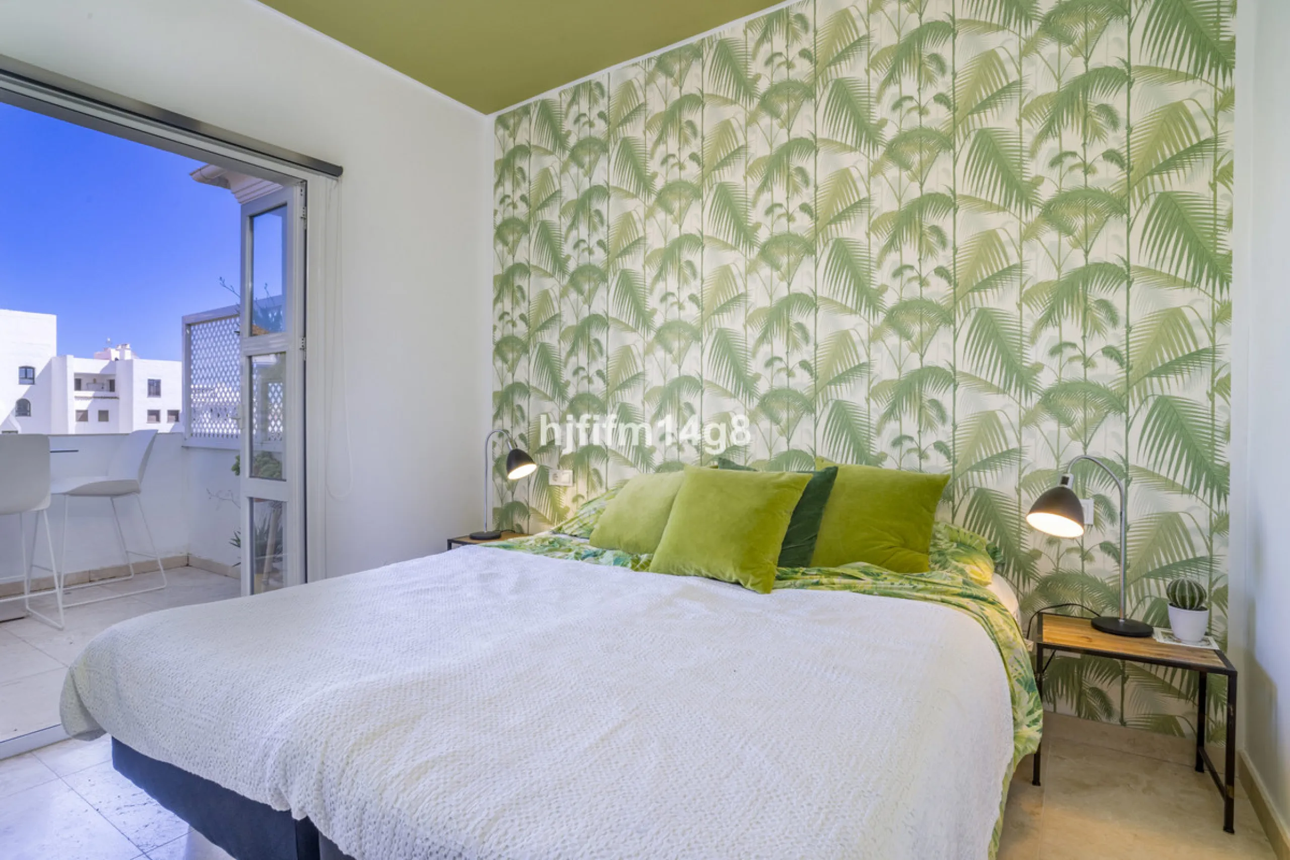 Apartment - Middle Floor Apartment в продаже в Marbella, Málaga. В доме 2 спален и 1 ванных комнат. Площадь дома 96 м²