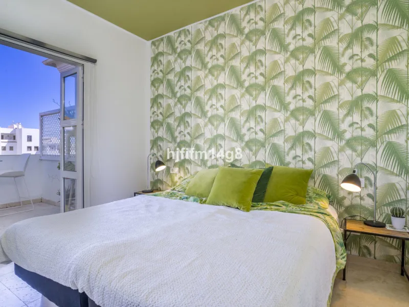 Apartment - Middle Floor Apartment в продаже в Marbella, Málaga. В доме 2 спален и 1 ванных комнат. Площадь дома 96 м²