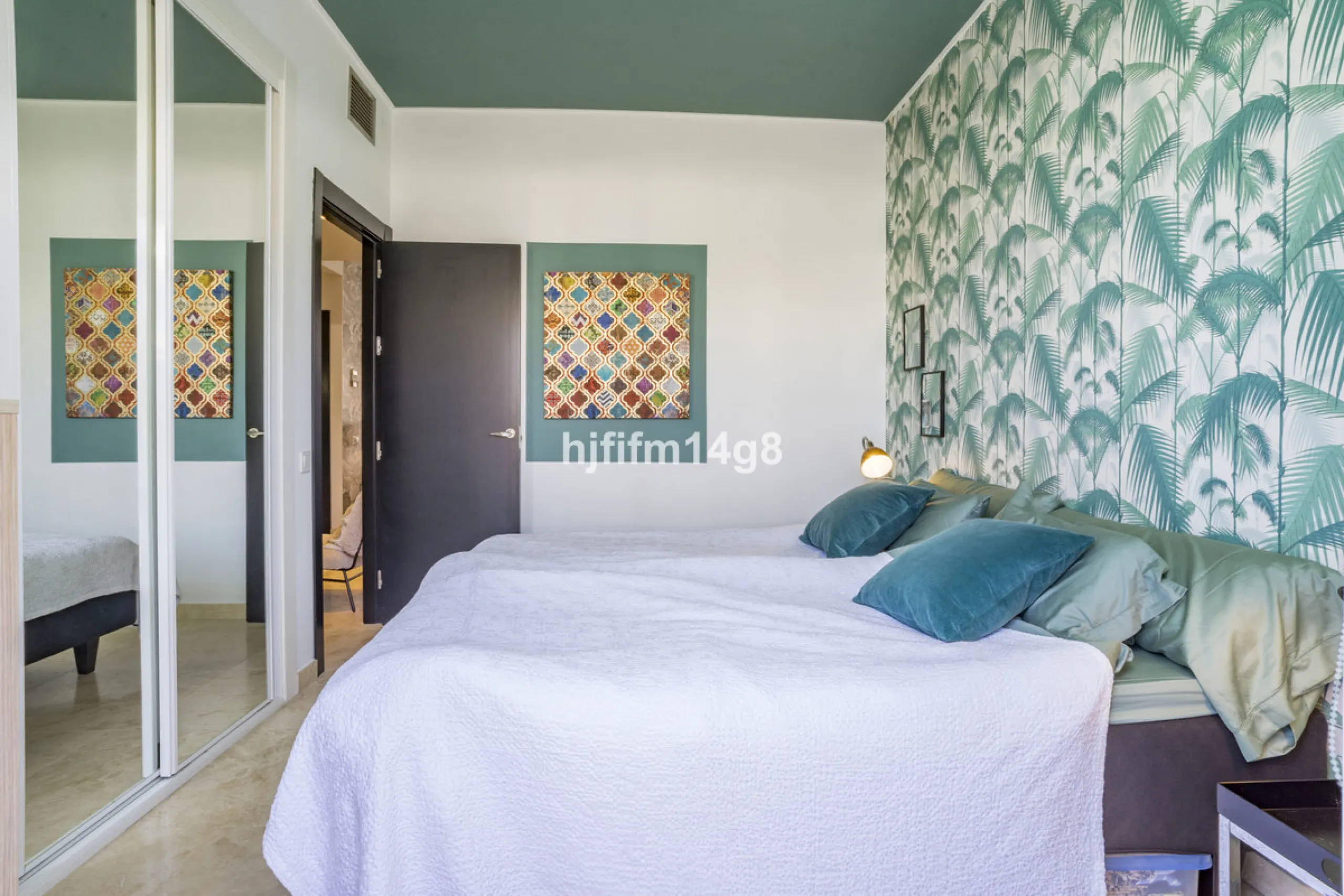 Apartment - Middle Floor Apartment в продаже в Marbella, Málaga. В доме 2 спален и 1 ванных комнат. Площадь дома 96 м²