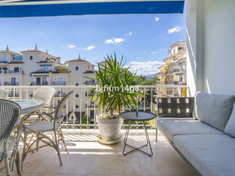 Apartment - Middle Floor Apartment в продаже в Marbella, Málaga. В доме 2 спален и 1 ванных комнат. Площадь дома 96 м²