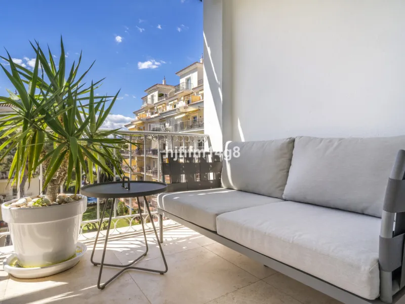 Apartment - Middle Floor Apartment в продаже в Marbella, Málaga. В доме 2 спален и 1 ванных комнат. Площадь дома 96 м²