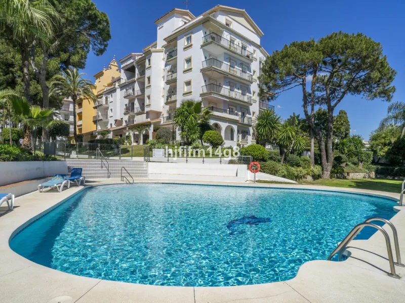 Apartment - Middle Floor Apartment в продаже в Marbella, Málaga. В доме 2 спален и 1 ванных комнат. Площадь дома 96 м²