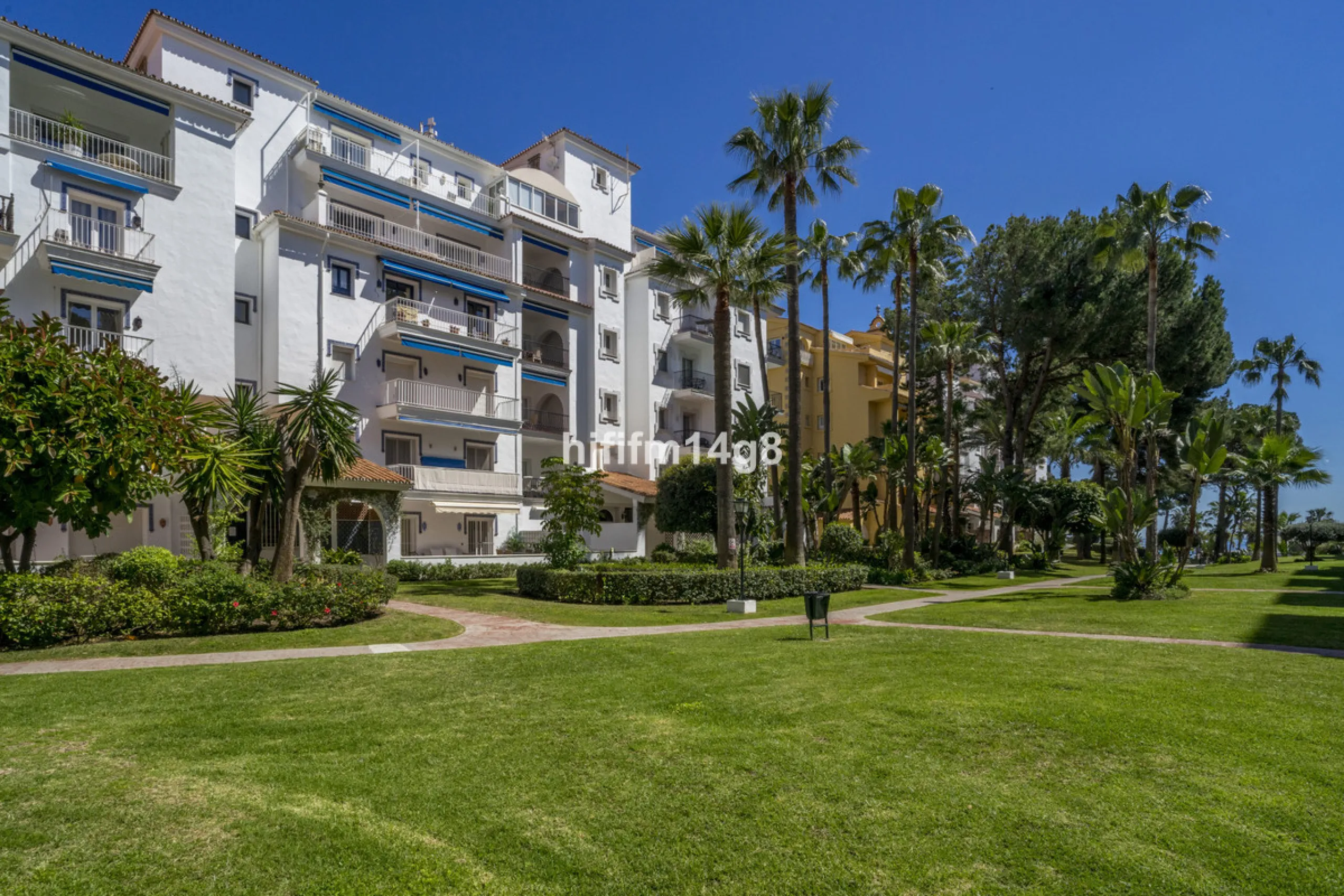 Apartment - Middle Floor Apartment в продаже в Marbella, Málaga. В доме 2 спален и 1 ванных комнат. Площадь дома 96 м²
