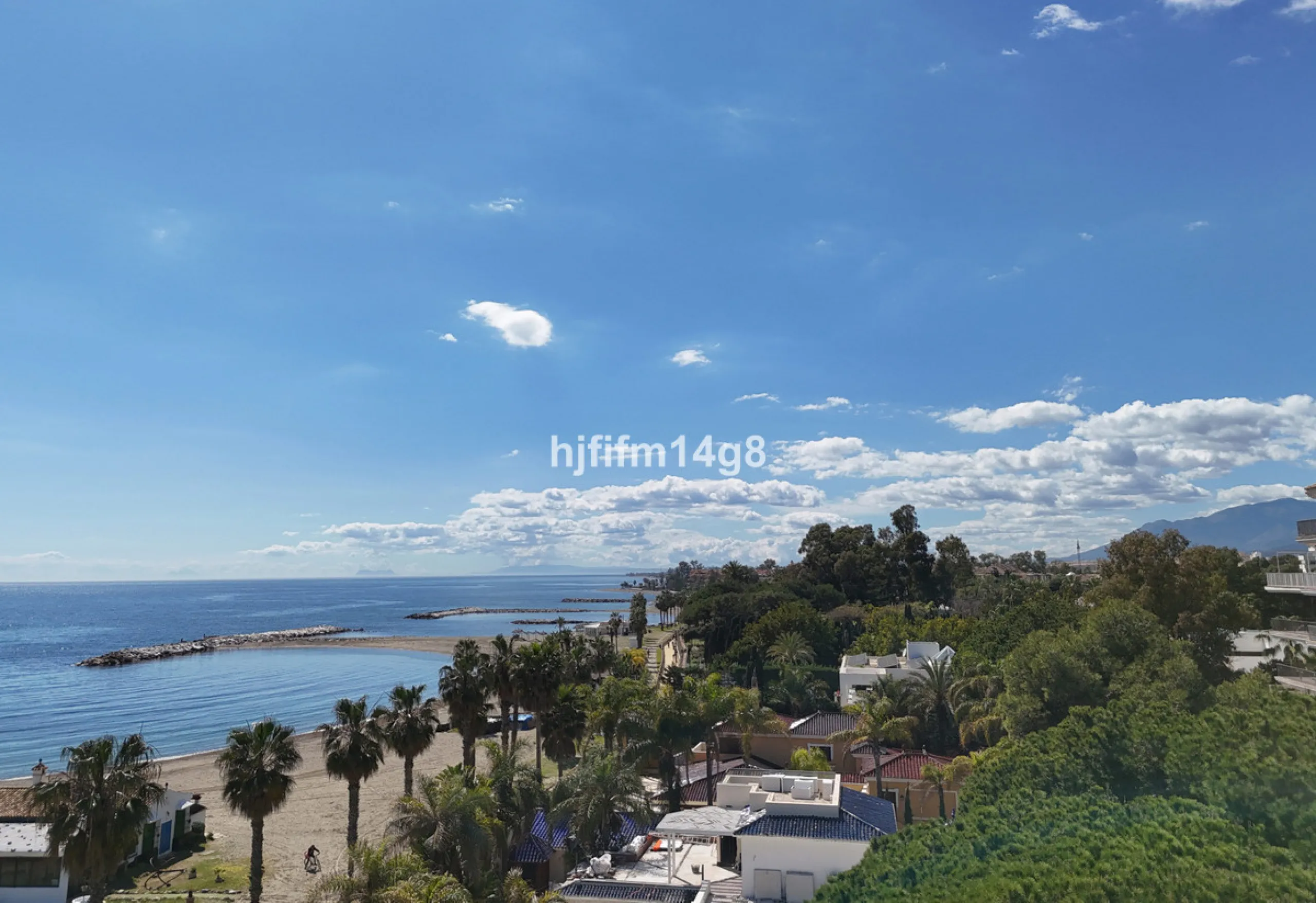 Apartment - Middle Floor Apartment в продаже в Marbella, Málaga. В доме 2 спален и 1 ванных комнат. Площадь дома 96 м²