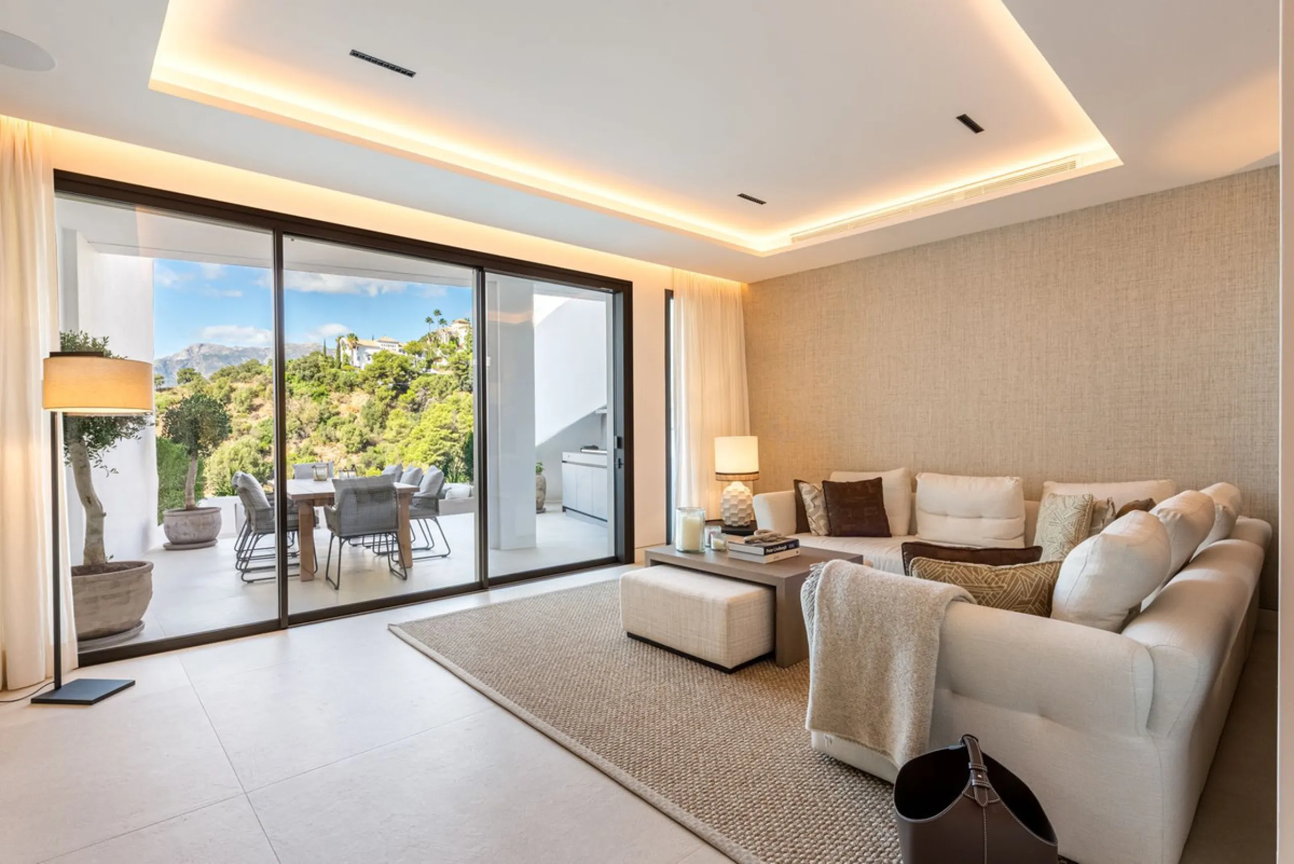 House - Townhouse в продаже в Marbella, Málaga. В доме 3 спален и 3 ванных комнат. Площадь дома 157 м²