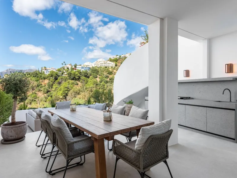 House - Townhouse в продаже в Marbella, Málaga. В доме 3 спален и 3 ванных комнат. Площадь дома 157 м²