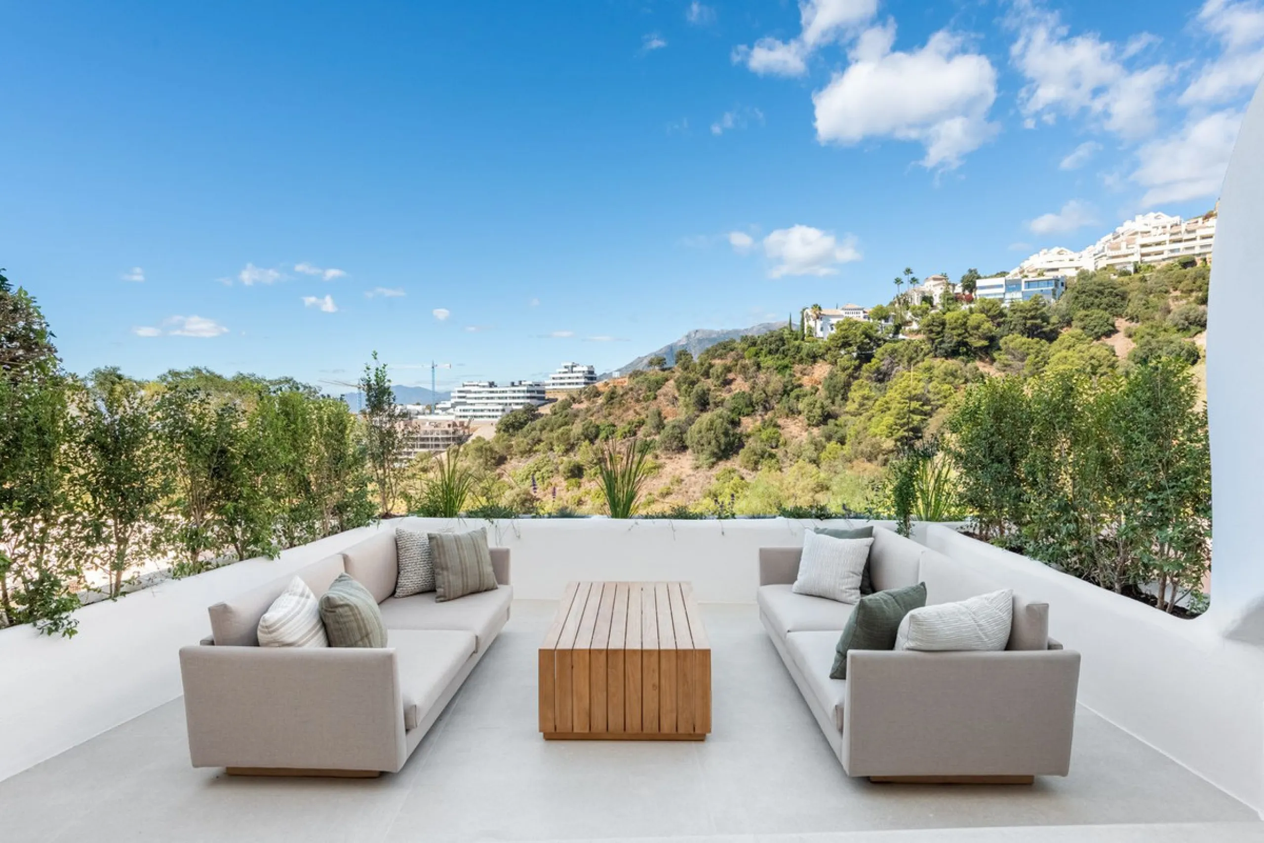 House - Townhouse в продаже в Marbella, Málaga. В доме 3 спален и 3 ванных комнат. Площадь дома 157 м²