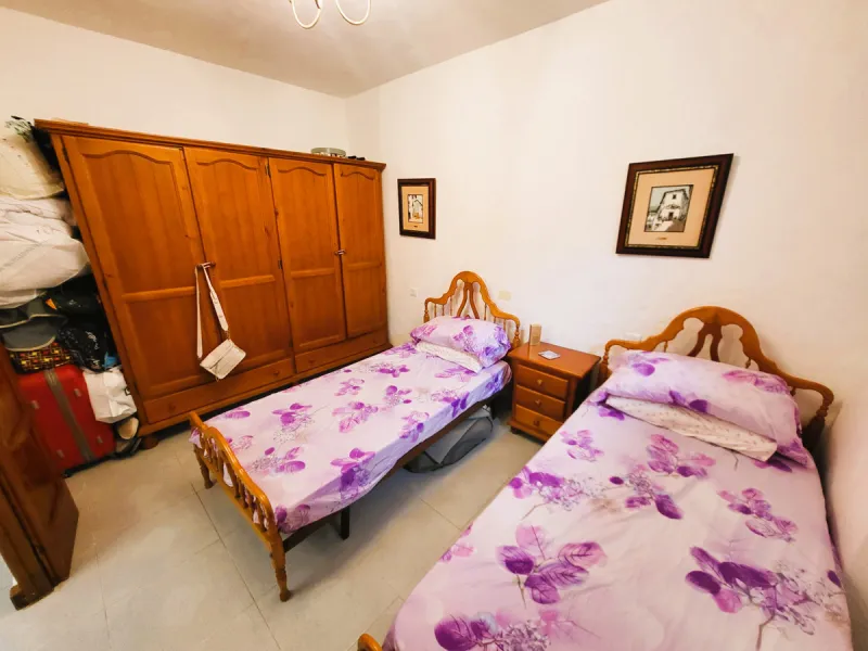 Discover this charming apartment located in the heart of Estepona's Old Town, one of the city's most vibrant and traditional areas. Its location is unbeatable: surrounded by shops, restaurants, schools and public transport, and just a few minutes' walk fr