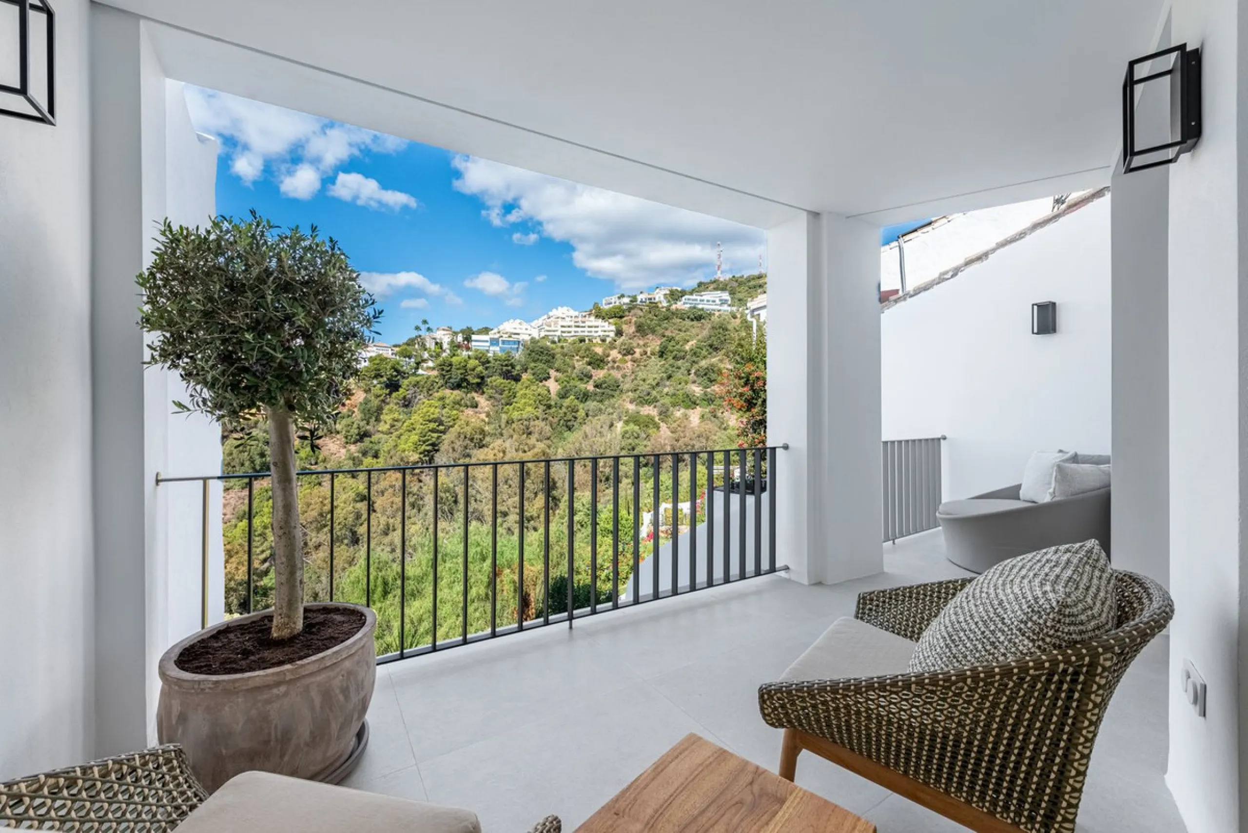 House - Townhouse в продаже в Marbella, Málaga. В доме 3 спален и 3 ванных комнат. Площадь дома 157 м²