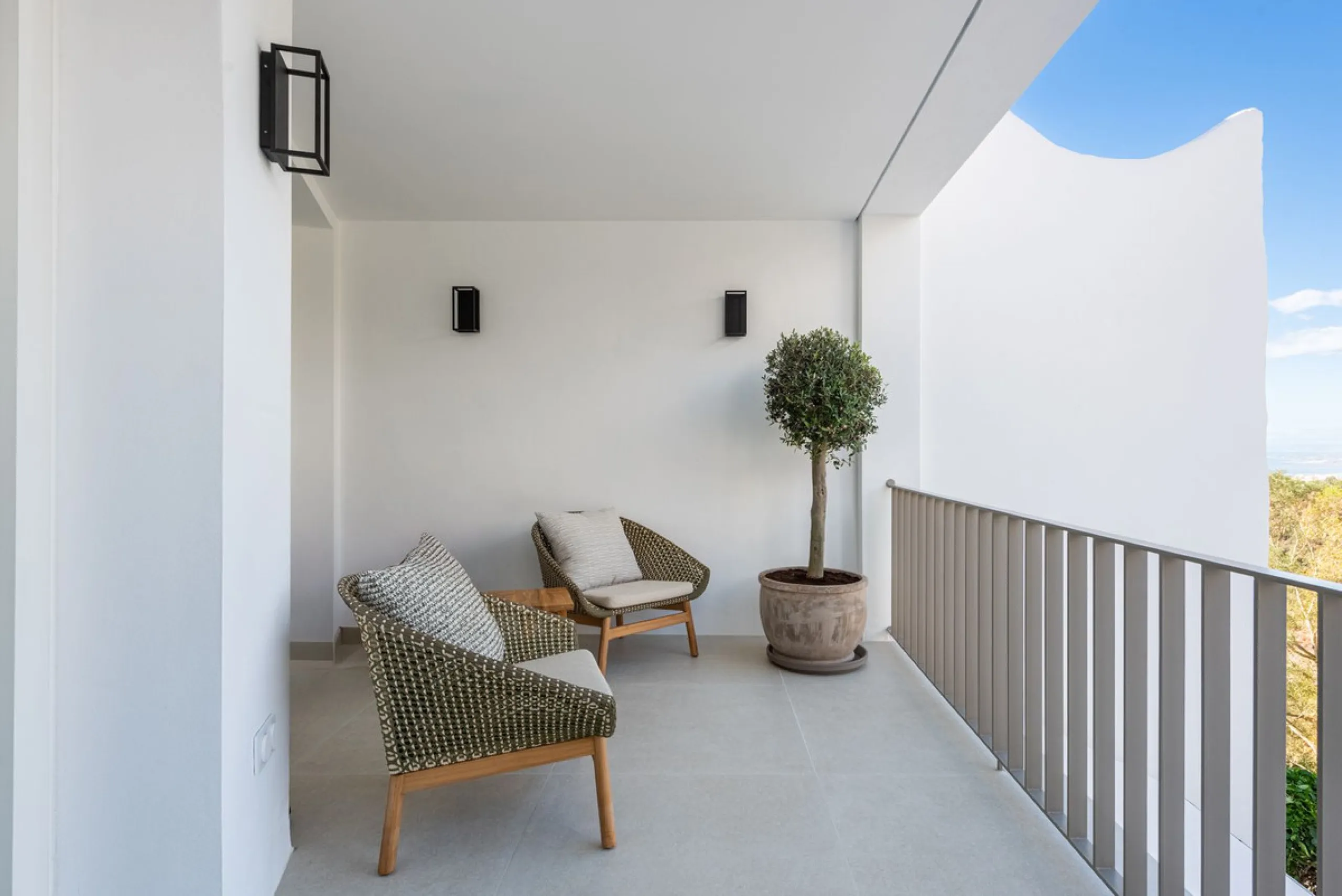 House - Townhouse в продаже в Marbella, Málaga. В доме 3 спален и 3 ванных комнат. Площадь дома 157 м²