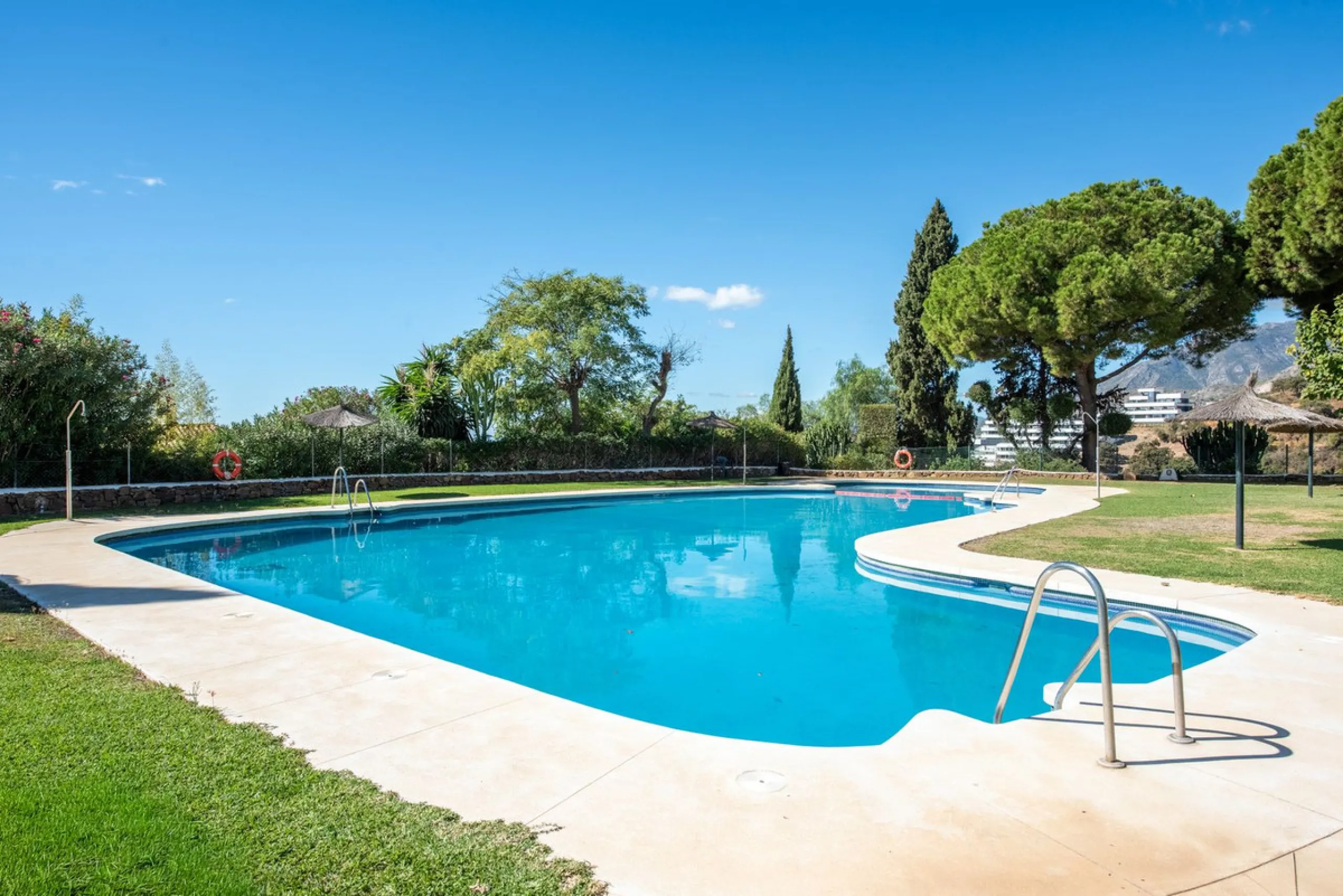 House - Townhouse в продаже в Marbella, Málaga. В доме 3 спален и 3 ванных комнат. Площадь дома 157 м²