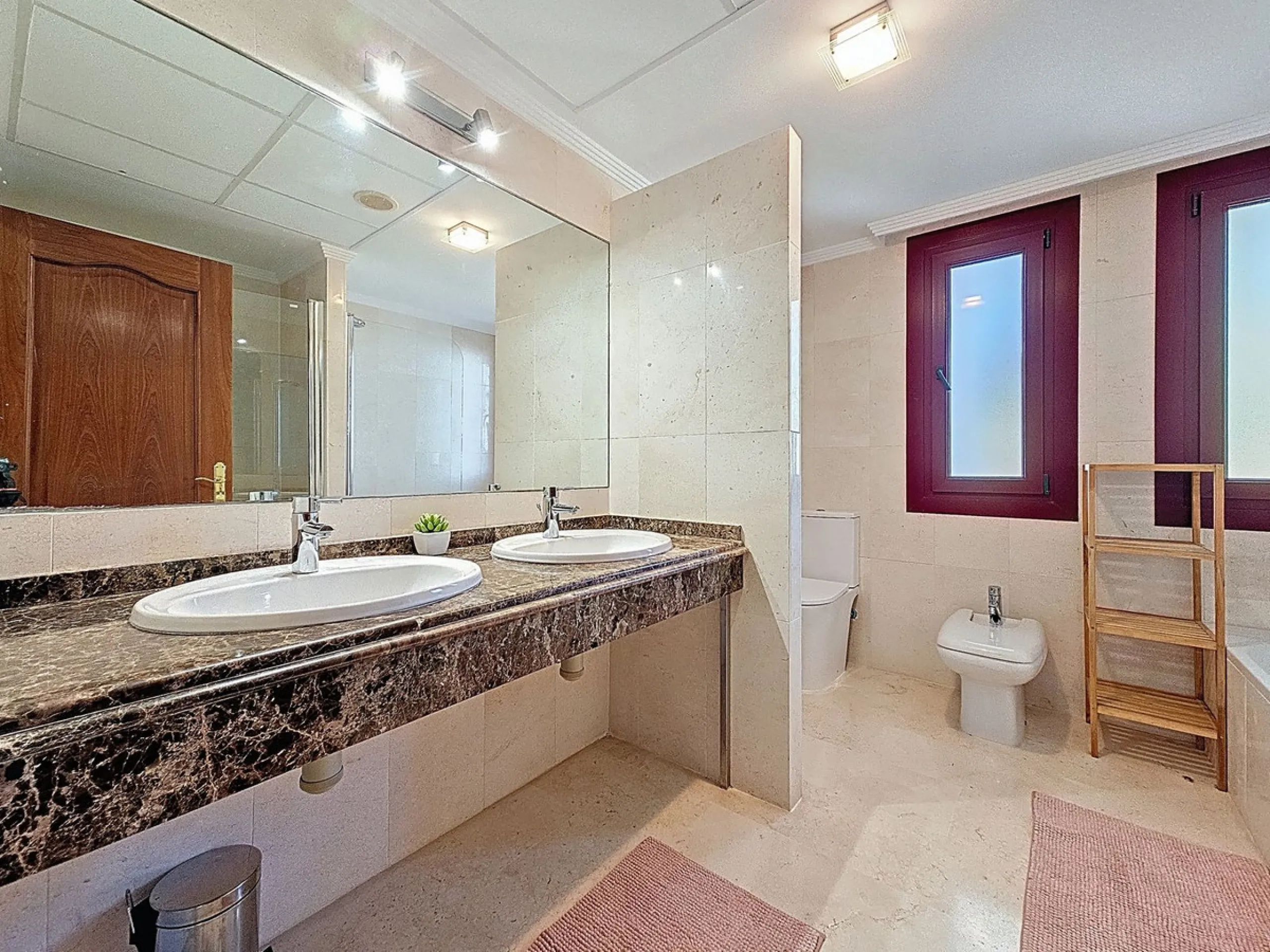 Welcome to this well-maintained two-bedroom, two-bathroom apartment set within the quiet and secure Casares Golf & Country Club, just minutes from the beach and the renowned Finca Cortesín resort.