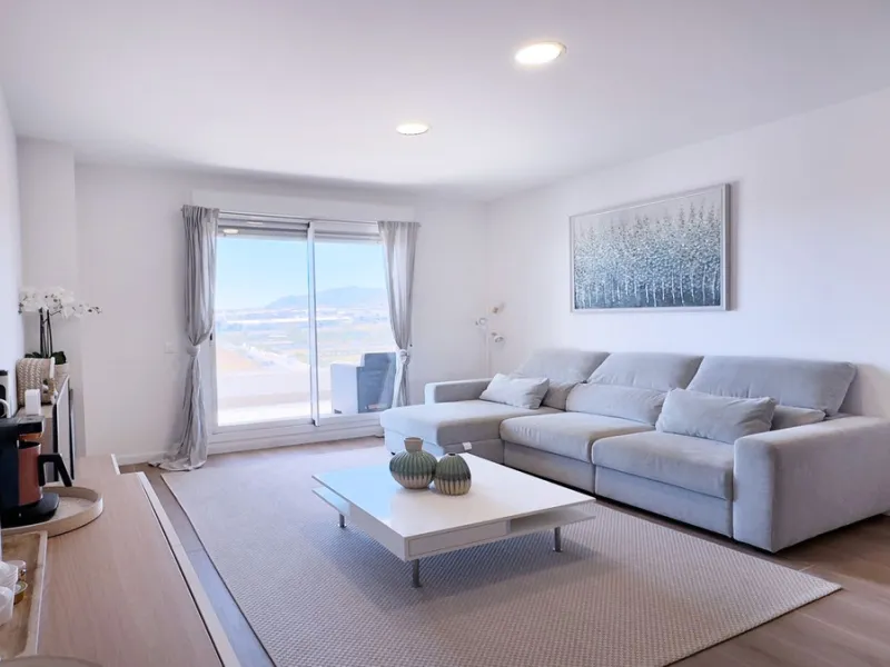 Discover your new home in Marbella! This impressive fifth-floor apartment in the Jardines de Guadaiza community offers everything you need to enjoy life on the Costa del Sol. With 110 m2 of well-distributed space, it has three cozy bedrooms and two full b