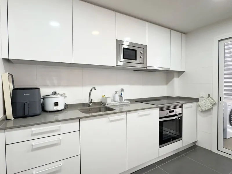 Discover your new home in Marbella! This impressive fifth-floor apartment in the Jardines de Guadaiza community offers everything you need to enjoy life on the Costa del Sol. With 110 m2 of well-distributed space, it has three cozy bedrooms and two full b