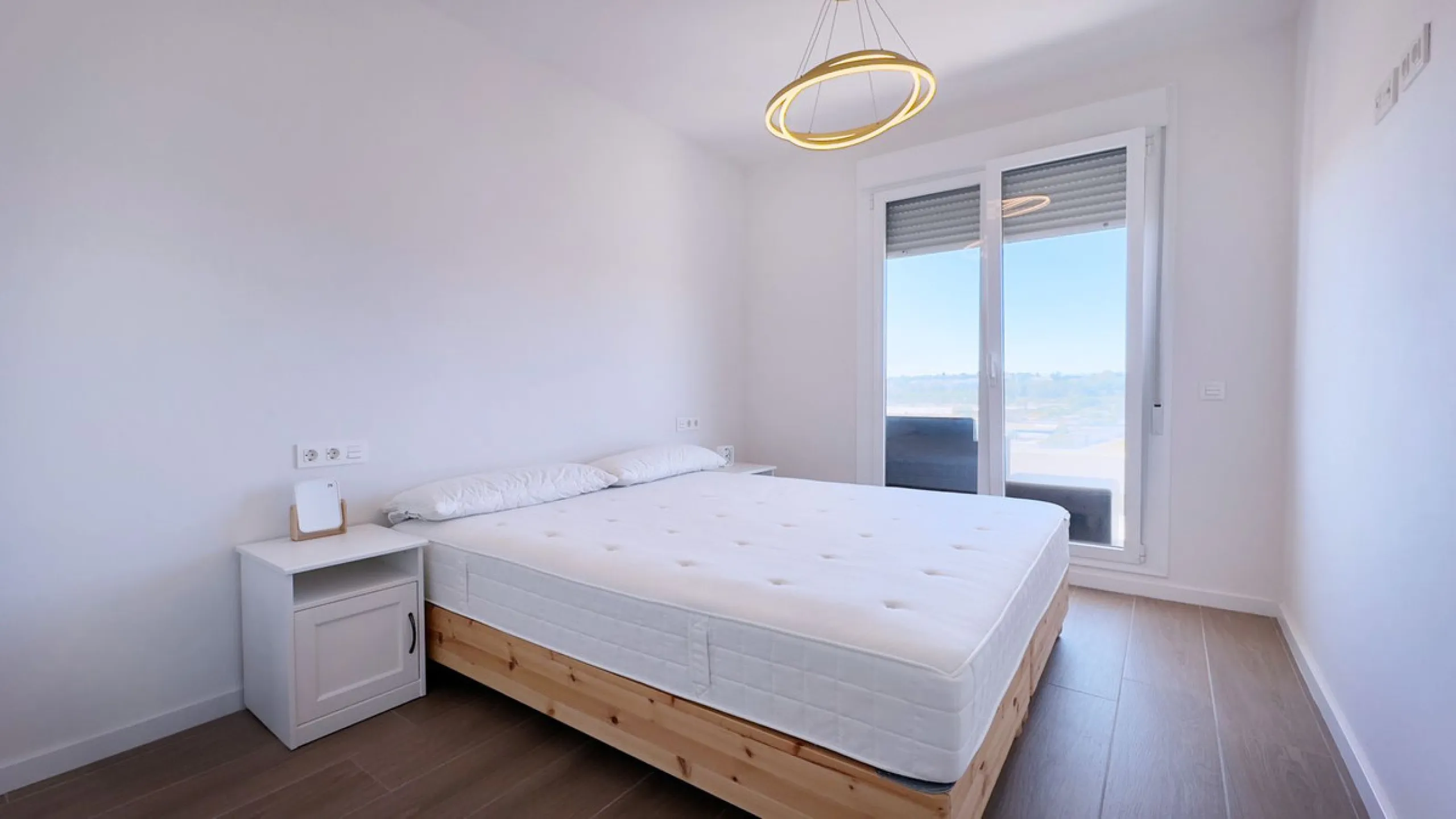 Discover your new home in Marbella! This impressive fifth-floor apartment in the Jardines de Guadaiza community offers everything you need to enjoy life on the Costa del Sol. With 110 m2 of well-distributed space, it has three cozy bedrooms and two full b