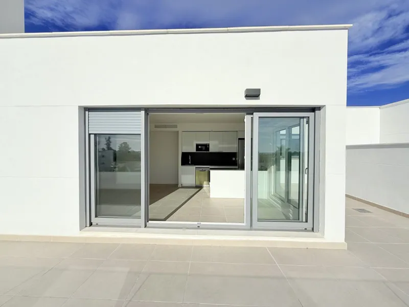 **Penthouse for Sale in Cancelada, Estepona - Your New Home Awaits**
