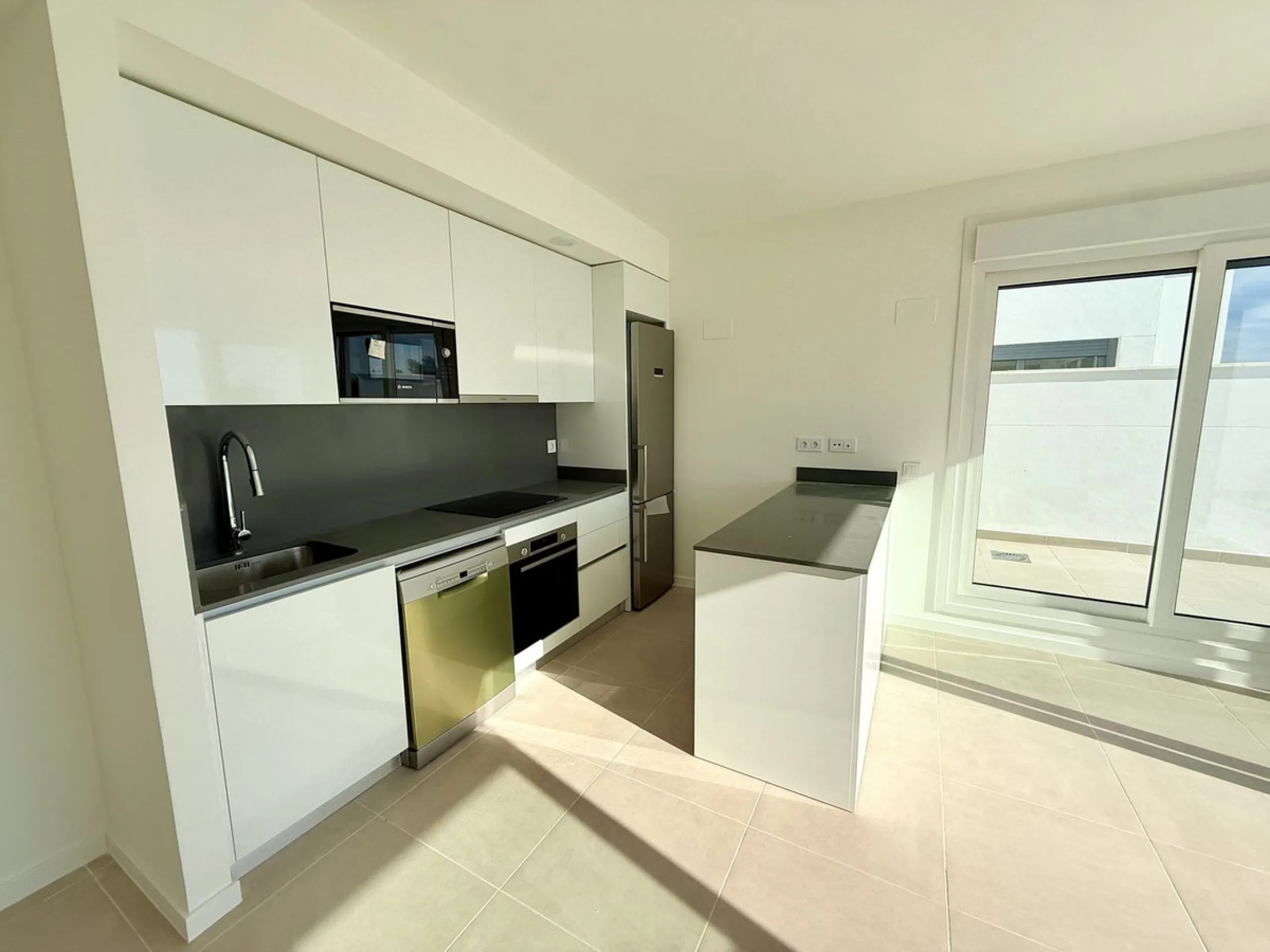 **Penthouse for Sale in Cancelada, Estepona - Your New Home Awaits**