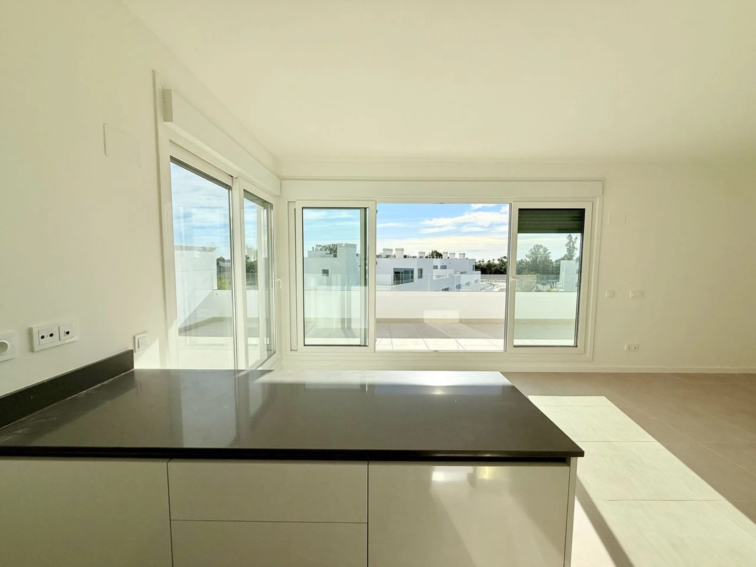 **Penthouse for Sale in Cancelada, Estepona - Your New Home Awaits**